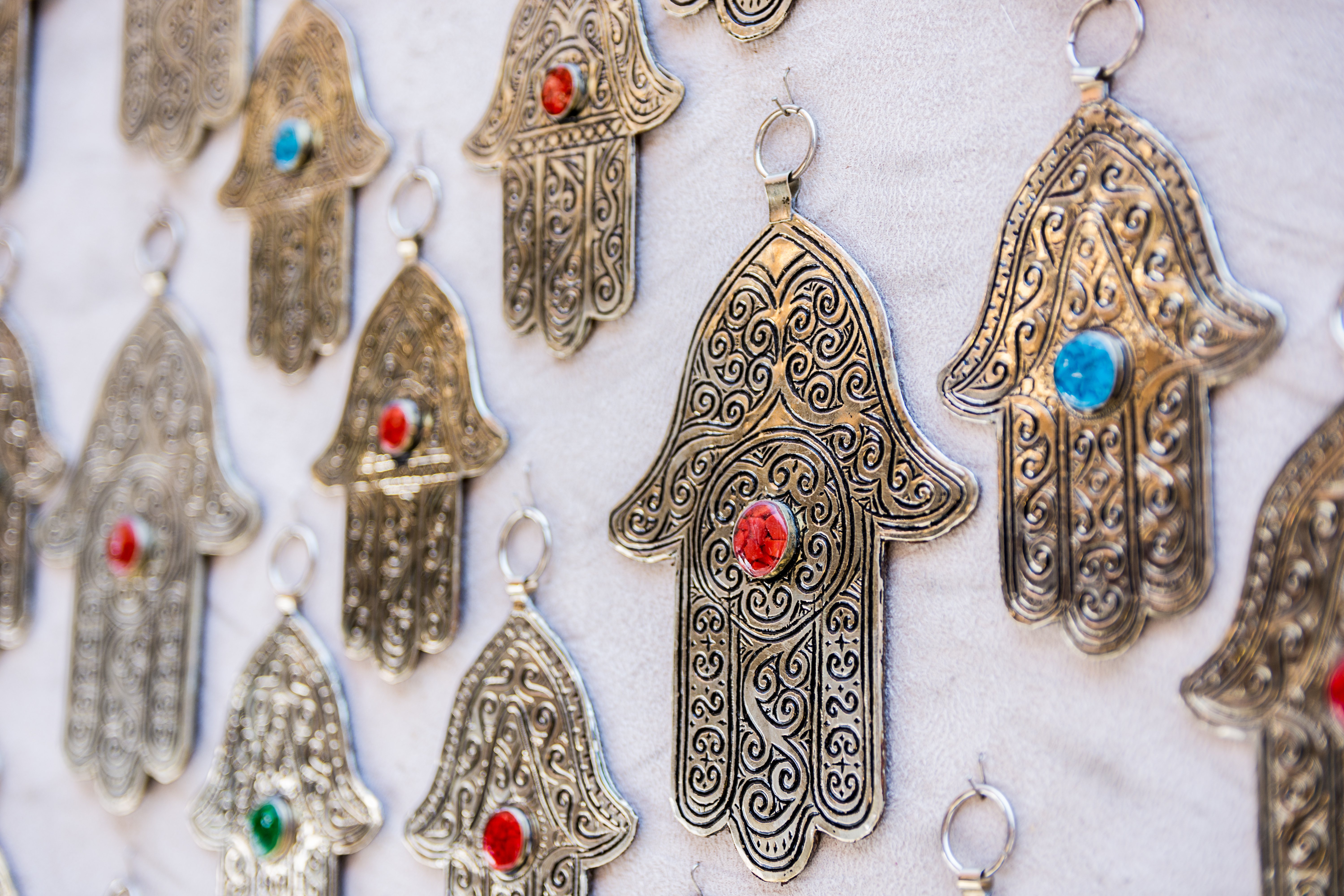 Amuletos de la Mano de Fátima. | Foto: Shutterstock