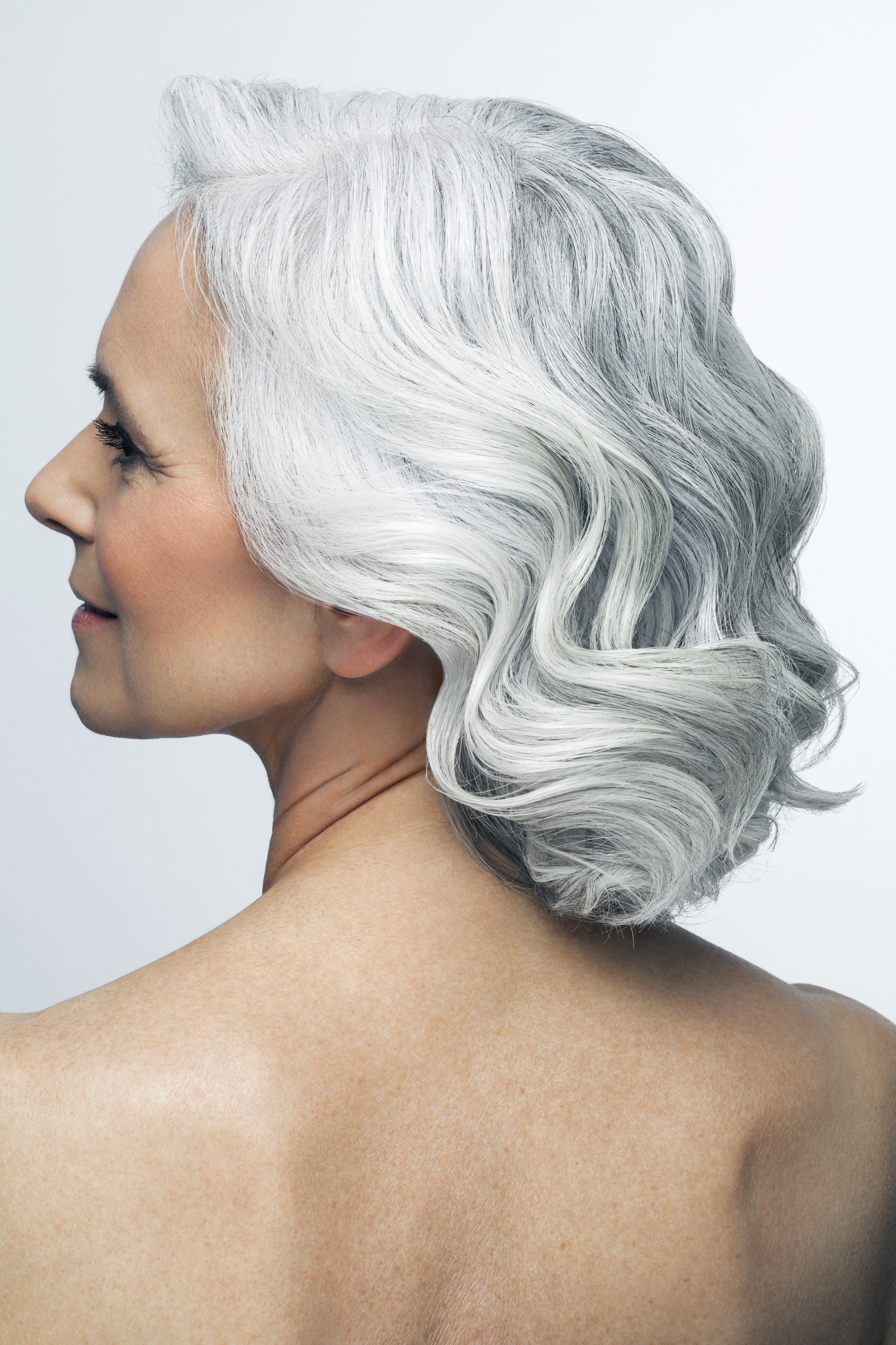 Una mujer con un corte de pelo al estilo clásico de Hollywood | Foto: Getty Images