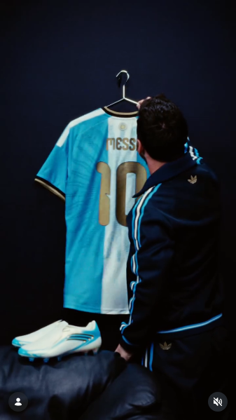 Lionel Messi presentó la camiseta especial que utilizará durante el esperado encuentro amistoso del 6 de octubre | Fuente Instagram/leomessi