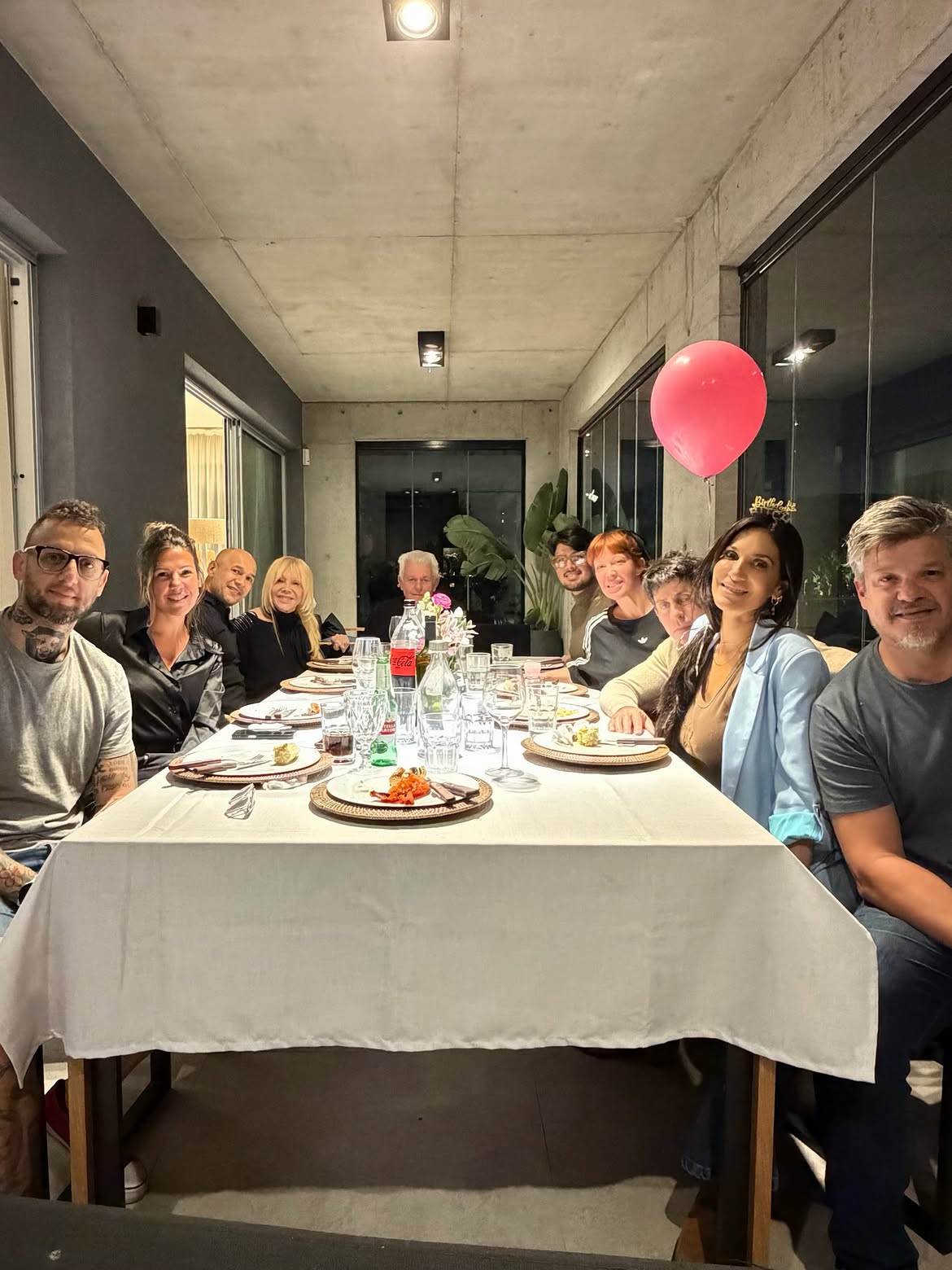 Silvina Escudero celebrando su cumpleaños número 43 en una reunión íntima | Fuente: Instagram/escuderosilvina
