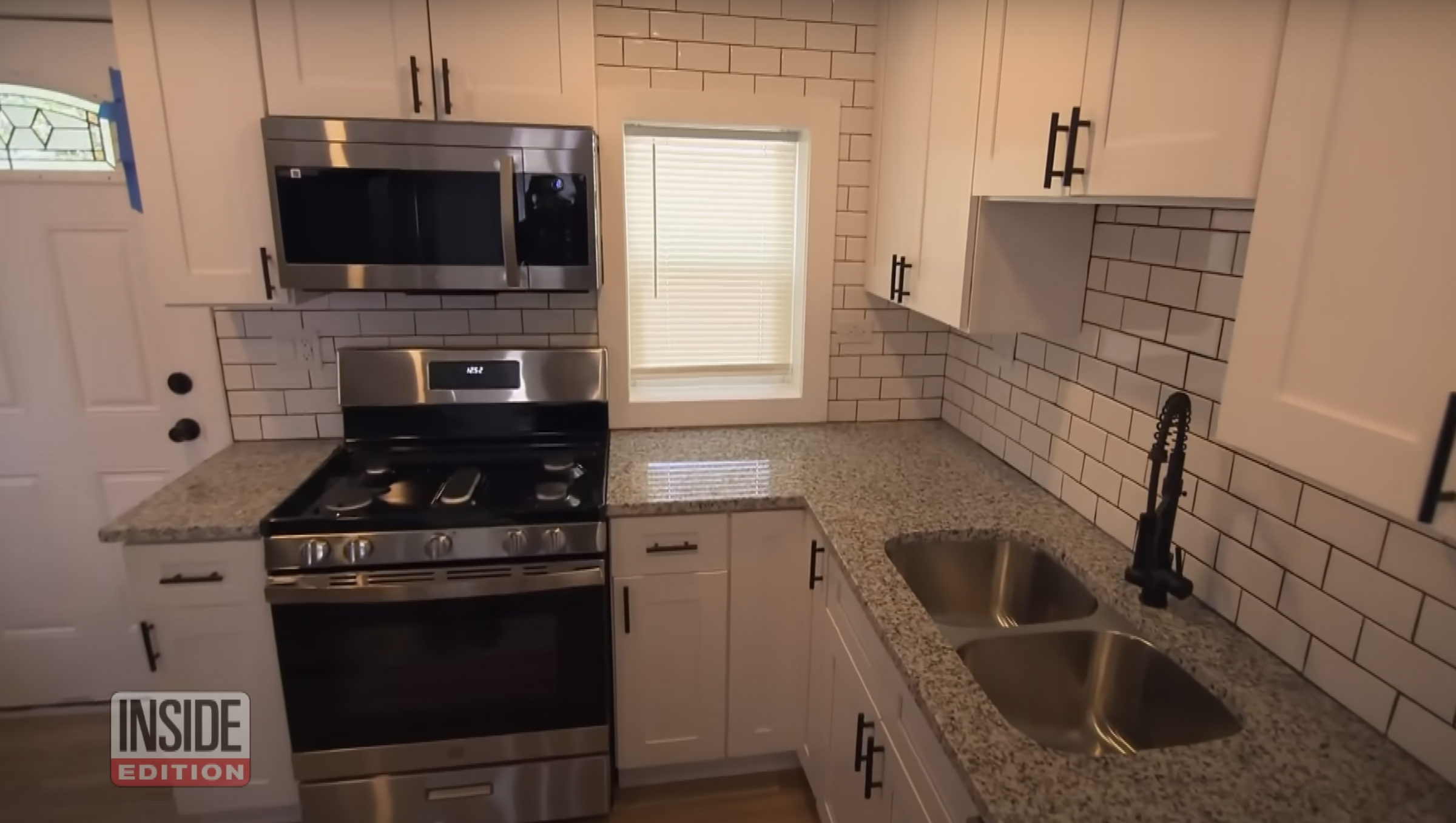 La cocina renovada de la casa de la infancia del papa León XIV, en un vídeo del 10 de mayo de 2025. | Fuente: Inside Edition