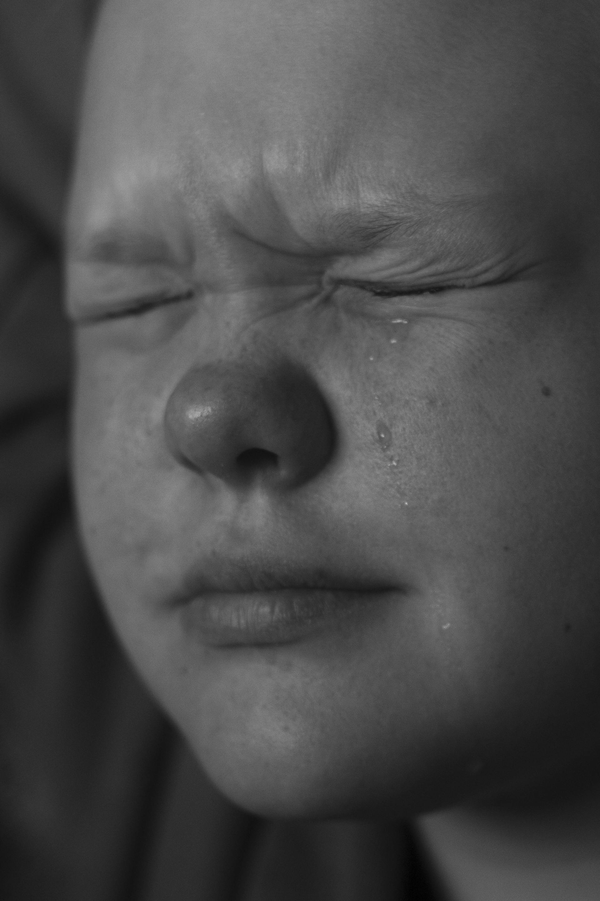 Primer plano de la cara de una niña llorando | Fuente: Pexels