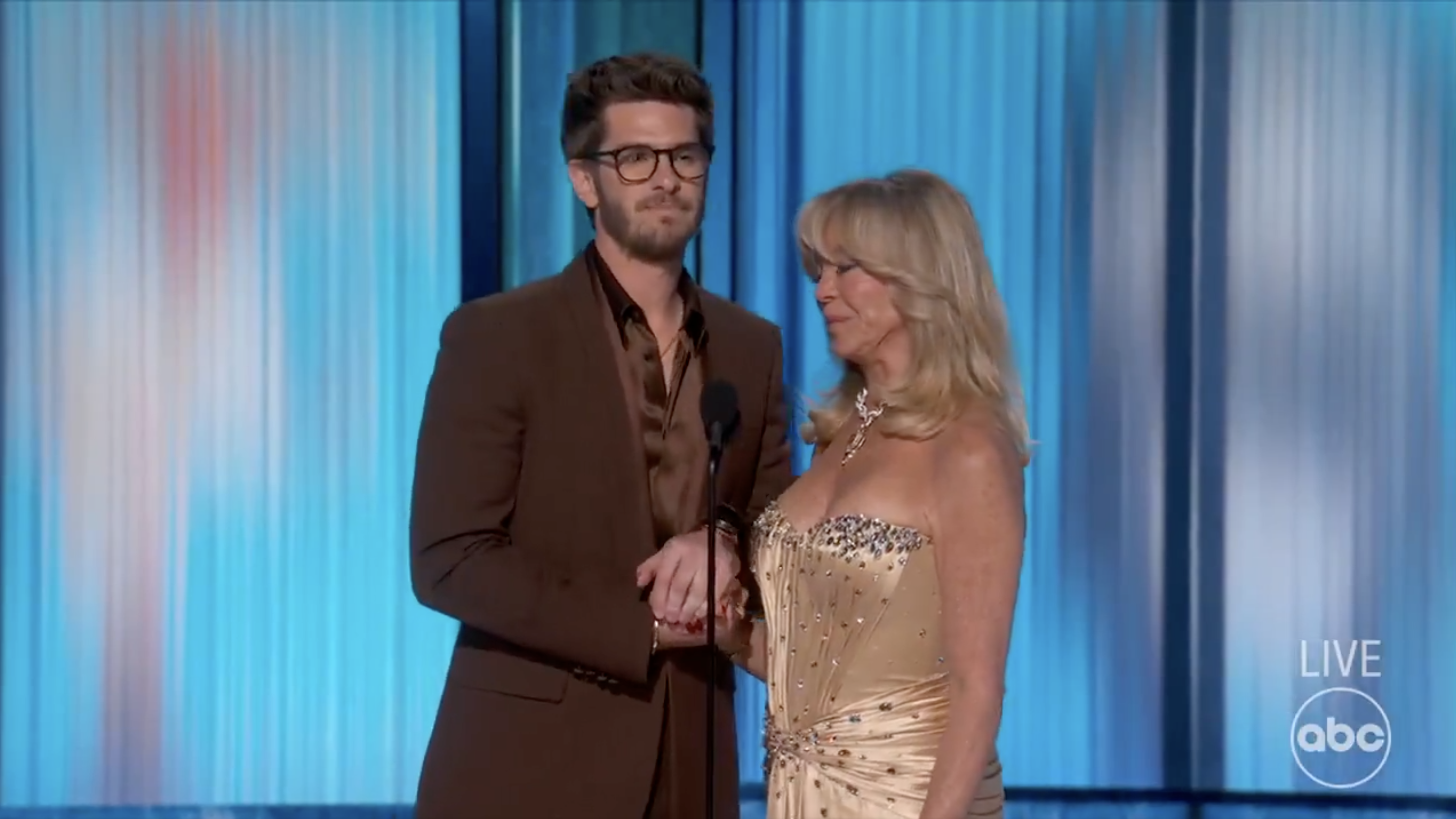 Homenaje de Andrew Garfield a Goldie Hawn en los Oscar 2025 | Fuente: x.com/ABC/