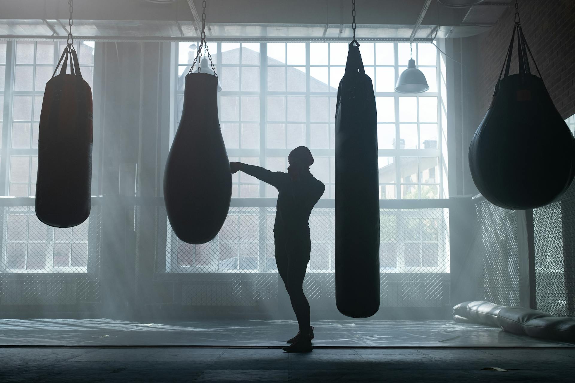 Una persona en un gimnasio de boxeo | Fuente: Pexels