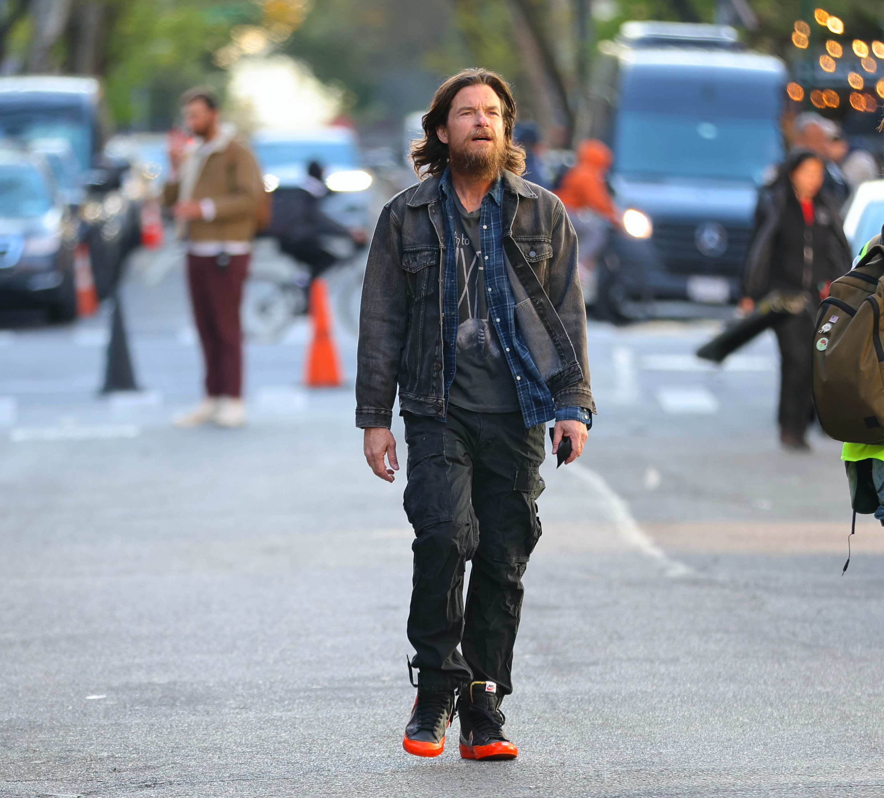 El actor visto en un set de rodaje en Nueva York el 25 de abril de 2024 | Fuente: Getty Images