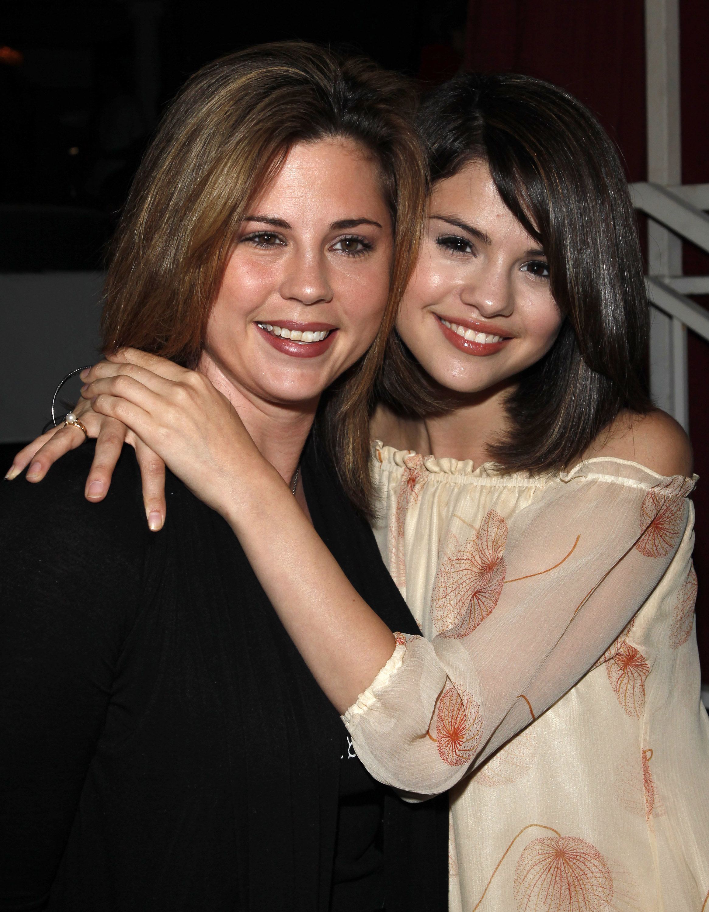 Avistamiento de Mandy Teefey y Selena Gomez en Hollywood en Los Angeles, California, el 28 de junio de 2009 | Fuente: Getty Images
