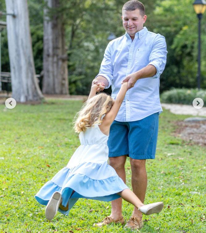 Dylan Franklin juega con Noelle, con fecha del 15 de junio de 2025 | Fuente: Instagram/dfrank