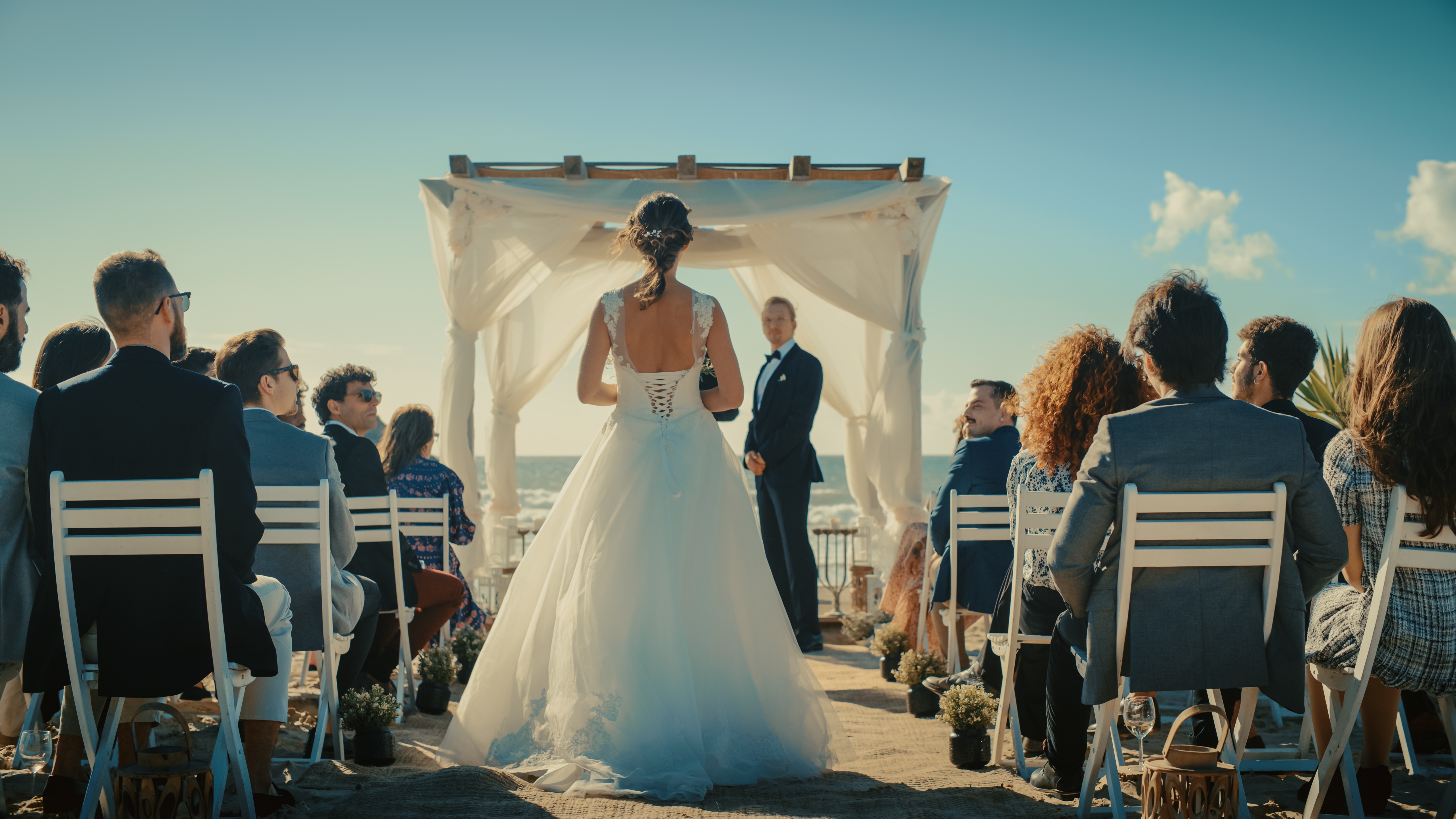 Novia caminando hacia el altar | Foto: Shutterstock