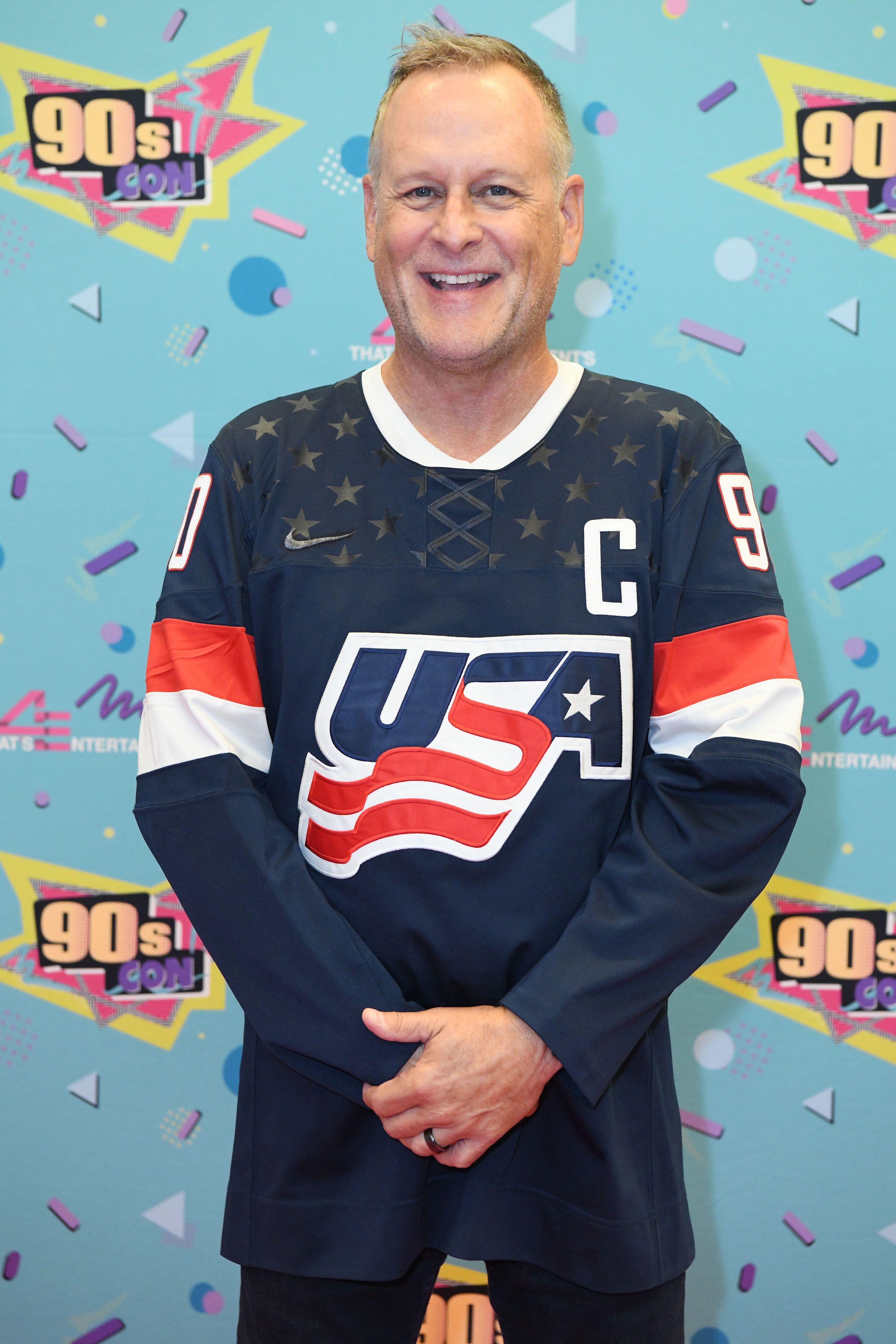 Dave Coulier asiste a la '90s Con en el Ocean Center el 14 de septiembre de 2024 | Fuente: Getty Images