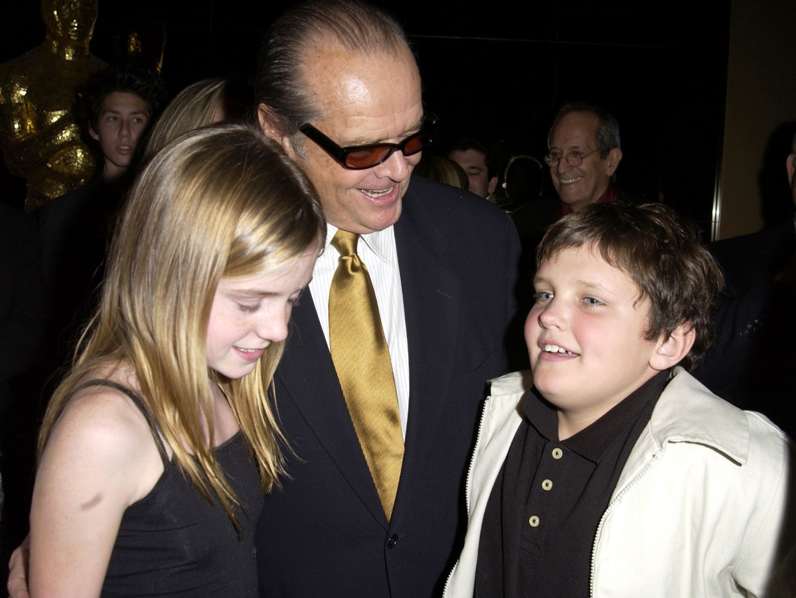 Ray Nicholson con su hermana y su padre en el estreno de "About Schmidt" en Los Ángeles en 2002 | Fuente: Getty Images