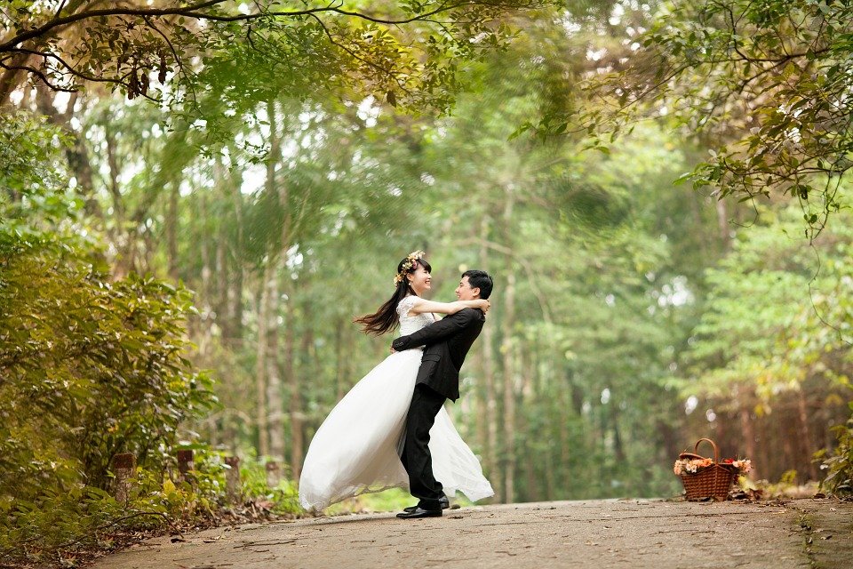Pareja en el día de su boda. | Foto: Pixabay