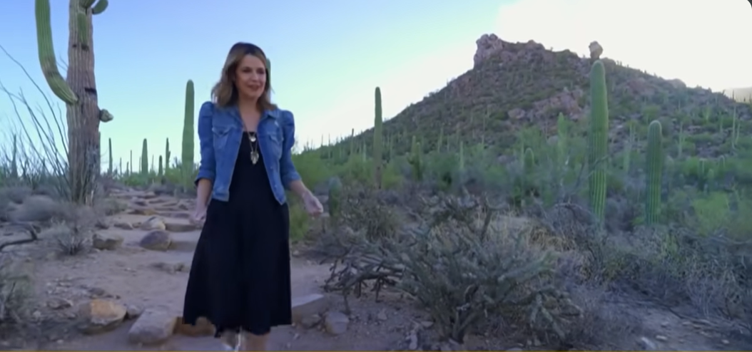 Savannah Guthrie visita su ciudad natal, Tucson, Arizona | Fuente: YouTube/@TODAY