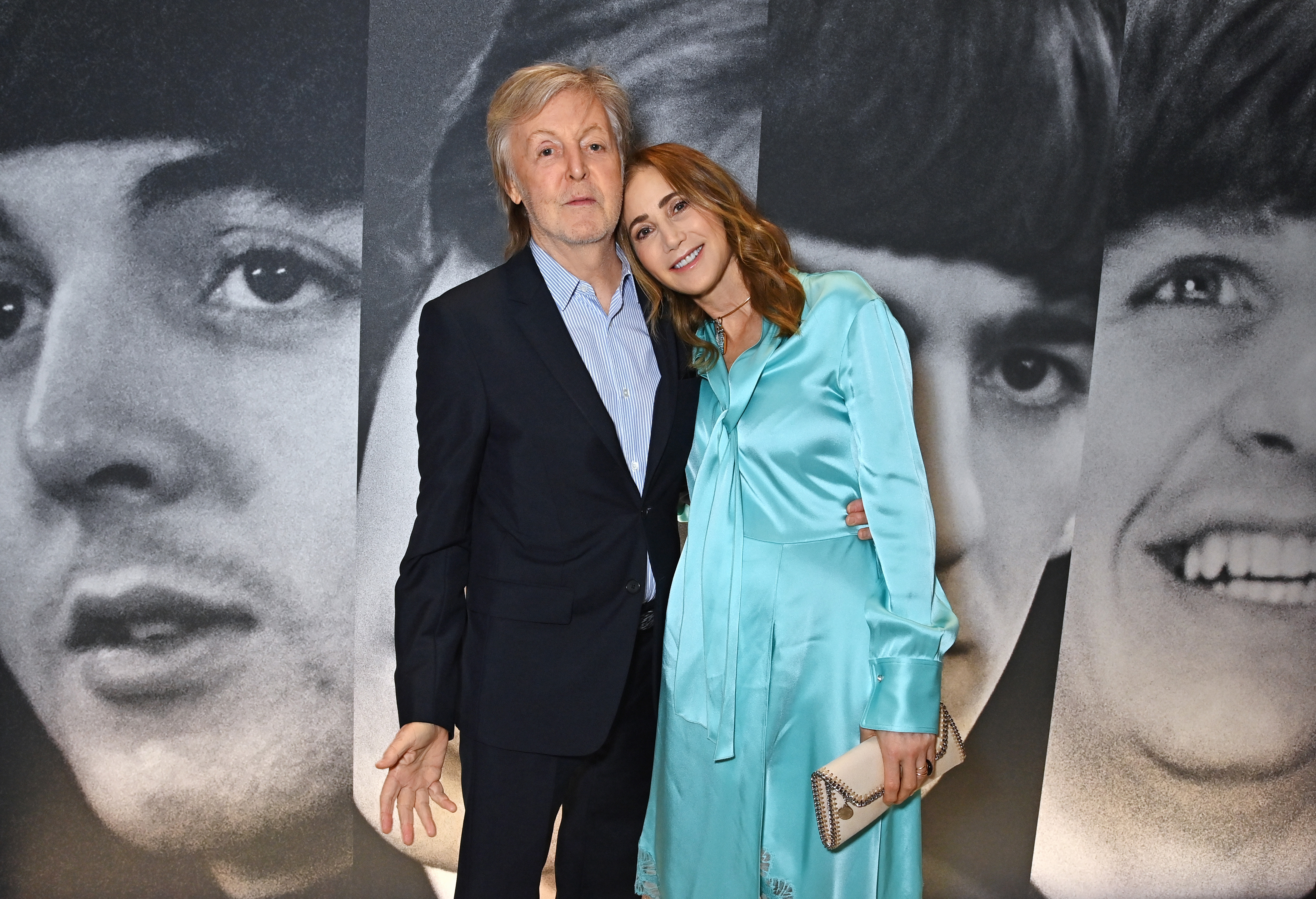 Sir Paul McCartney y Nancy Shevell asisten a la proyección privada de "Paul McCartney Photographs 1963-64: Eyes of the Storm" en la National Portrait Gallery, el 26 de junio de 2023, en Londres, Inglaterra. | Foto: Getty Images