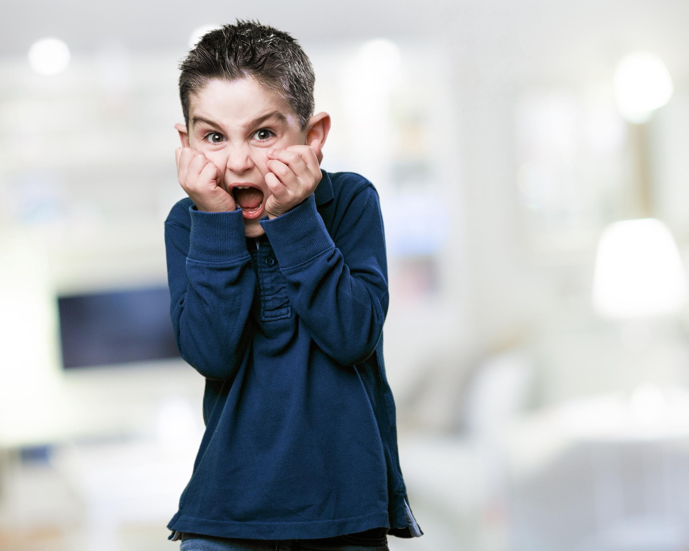 Un bambino spaventato | Fonte: Freepik