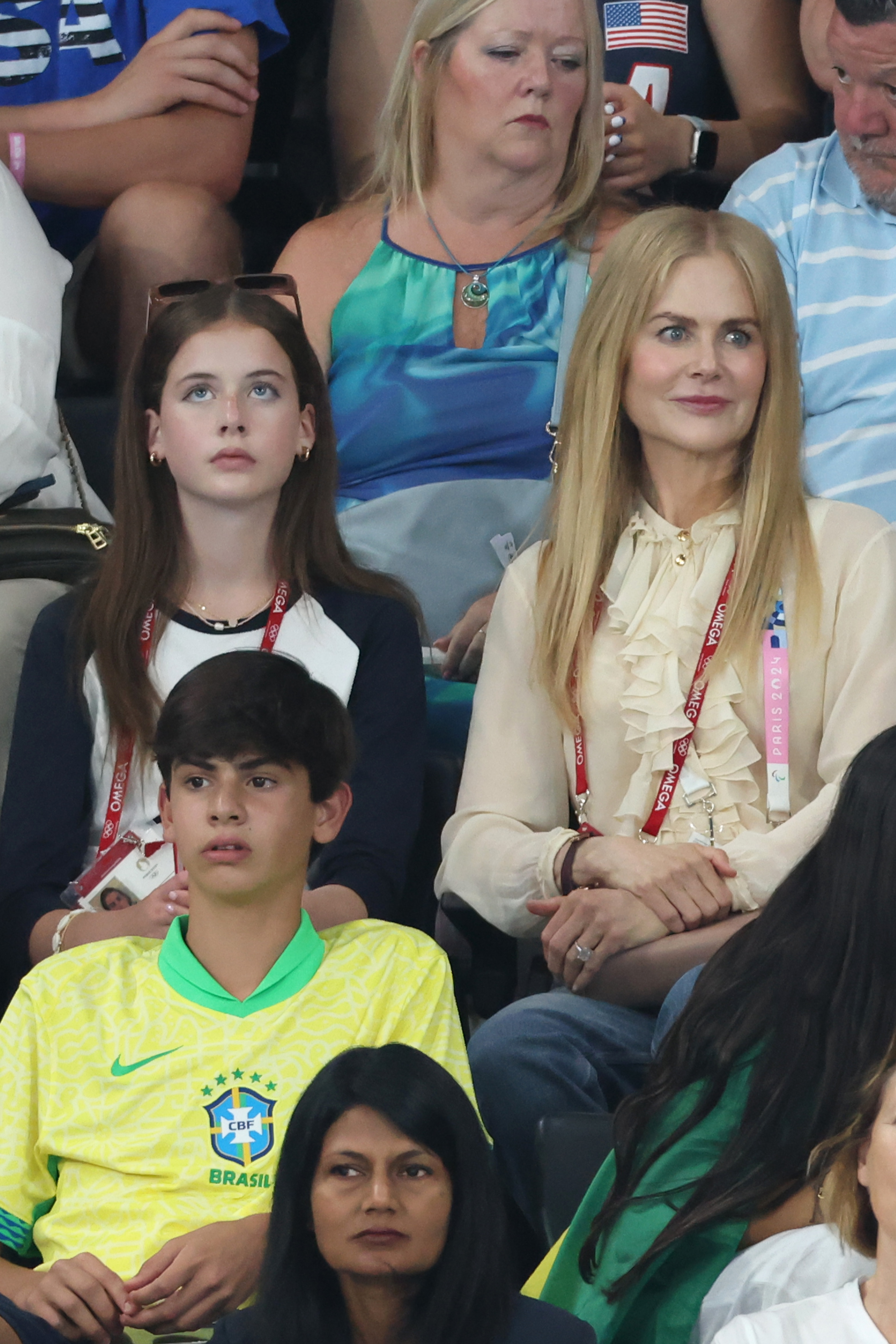 Nicole Kidman y su hija Faith Margaret ven la final por equipos de gimnasia artística femenina en el Bercy Arena durante los Juegos Olímpicos de París, el 30 de julio de 2024. | Fuente: Getty Images