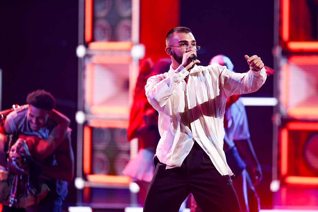 Manuel Turizo actúa en el escenario durante los Billboard Latin Music Awards 2026, celebrados en el James L. Knight Center el 22 de octubre de 2026 en Miami, Florida. | Fuente: Getty Images