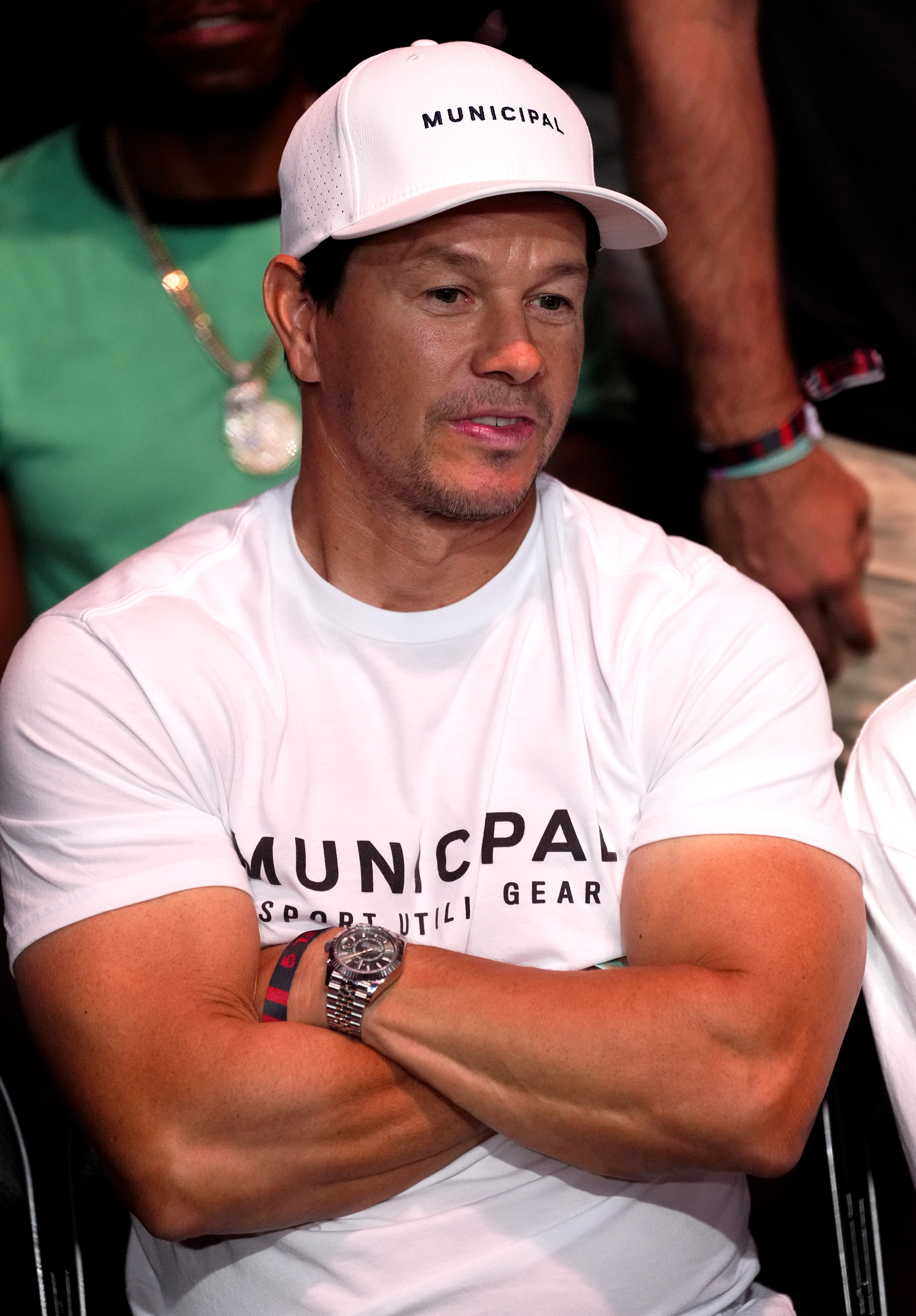 Mark Wahlberg es visto en el T-Mobile Arena de Las Vegas, Nevada, asistiendo al emocionante evento UFC 290 el 08 de julio de 2023 | Foto: Getty Images