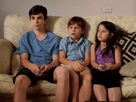 Jayden, Cameron y Kaylea Caulfield. | Foto: youtube.com/60 Minutes Australia