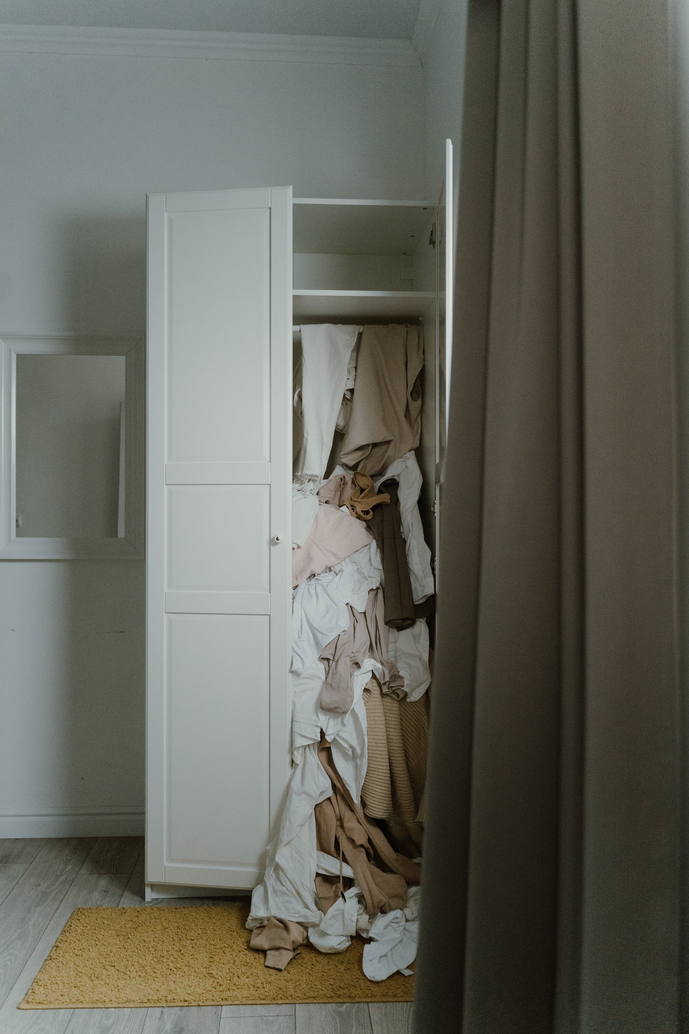 Closet desordenado | Foto: Pexels