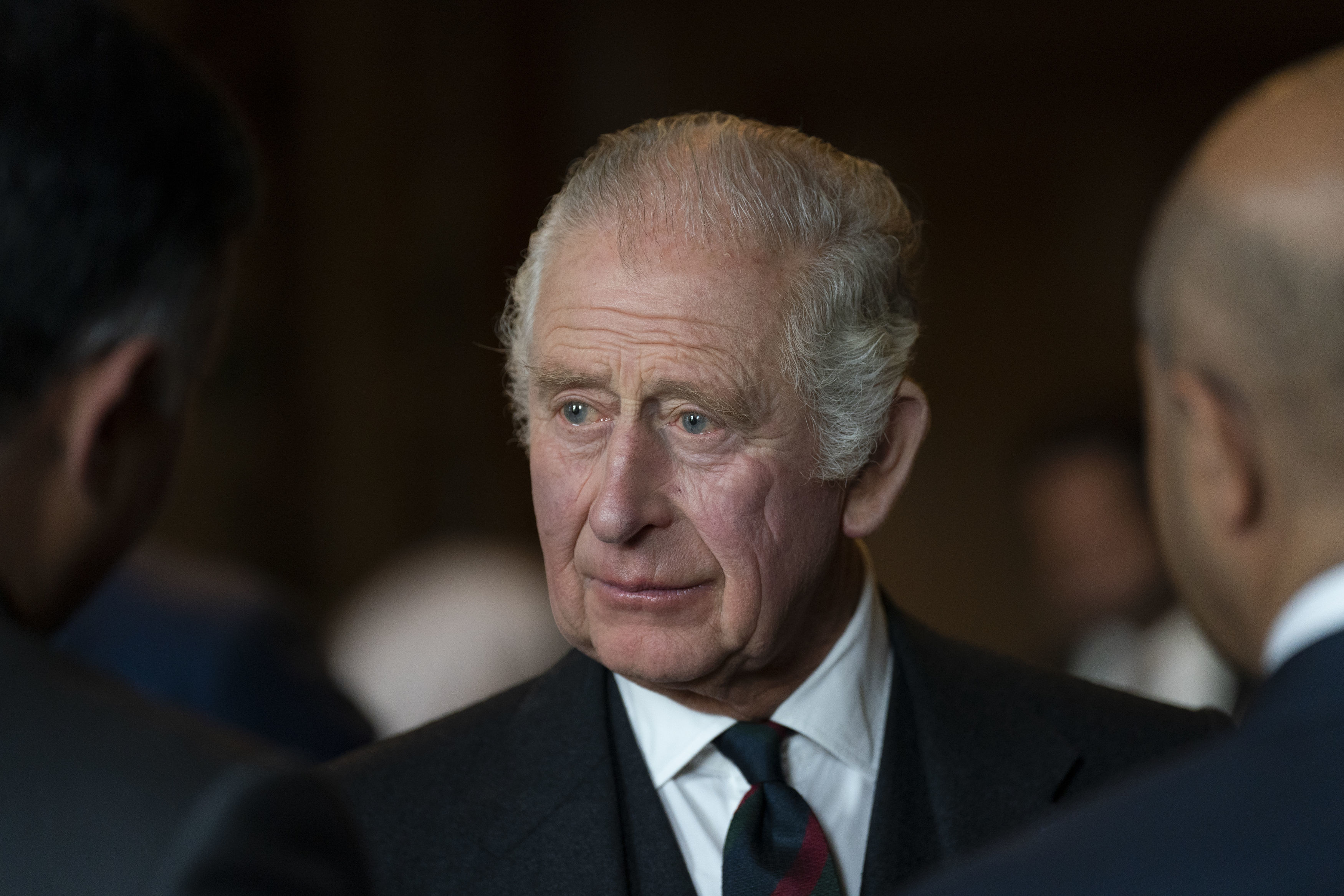 El rey Charles III ofrece una recepción para celebrar las comunidades británicas del sur de Asia, en Dunfermline, Escocia, el 3 de octubre de 2022. | Fuente: Getty Images