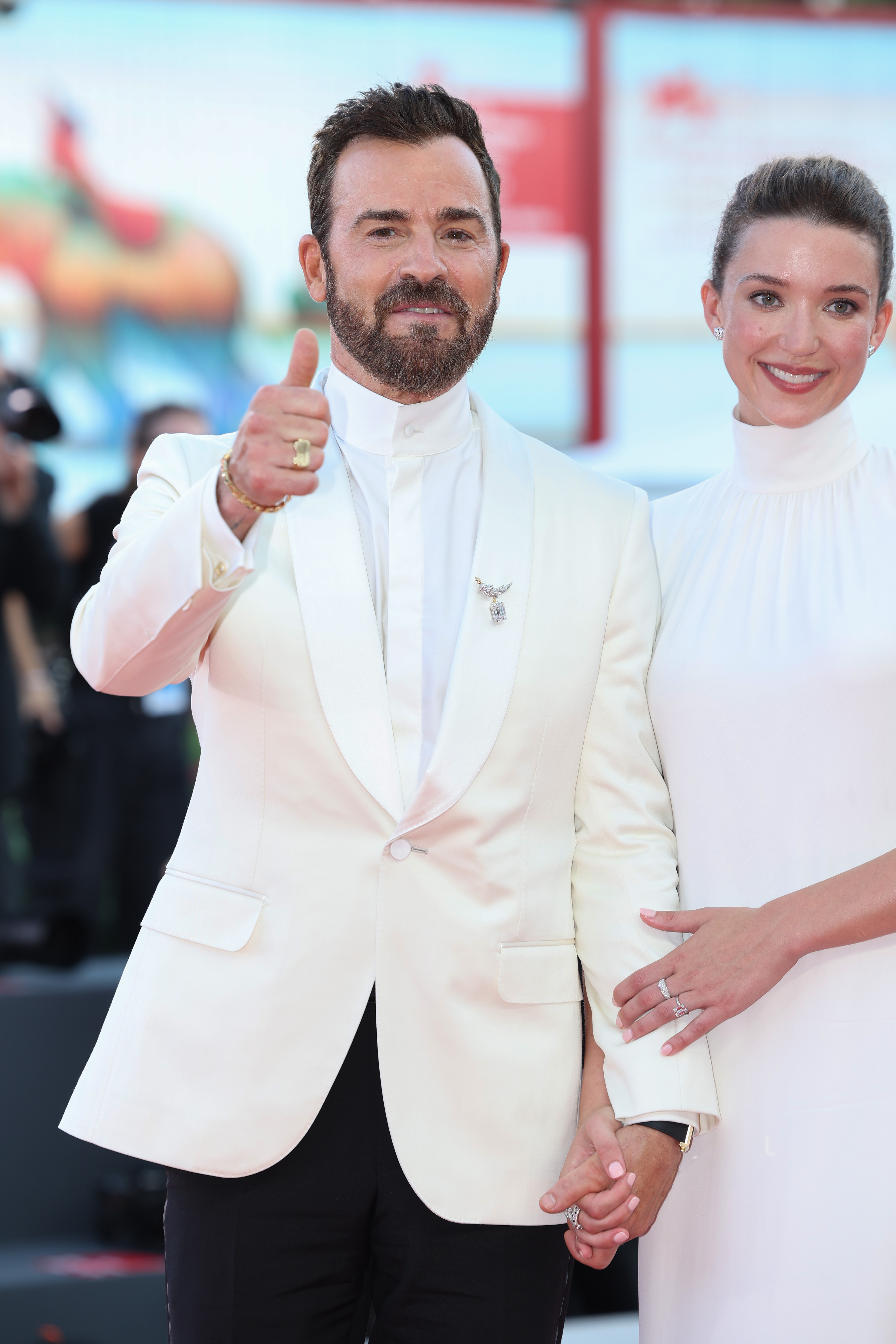 Justin Theroux y Nicole Brydon Bloom | Fuente: Getty Images