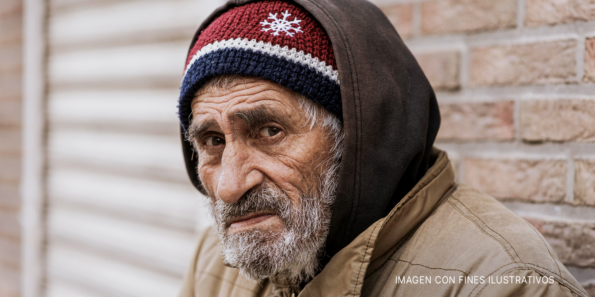 Viejo vagabundo con barba | Foto: Freepik