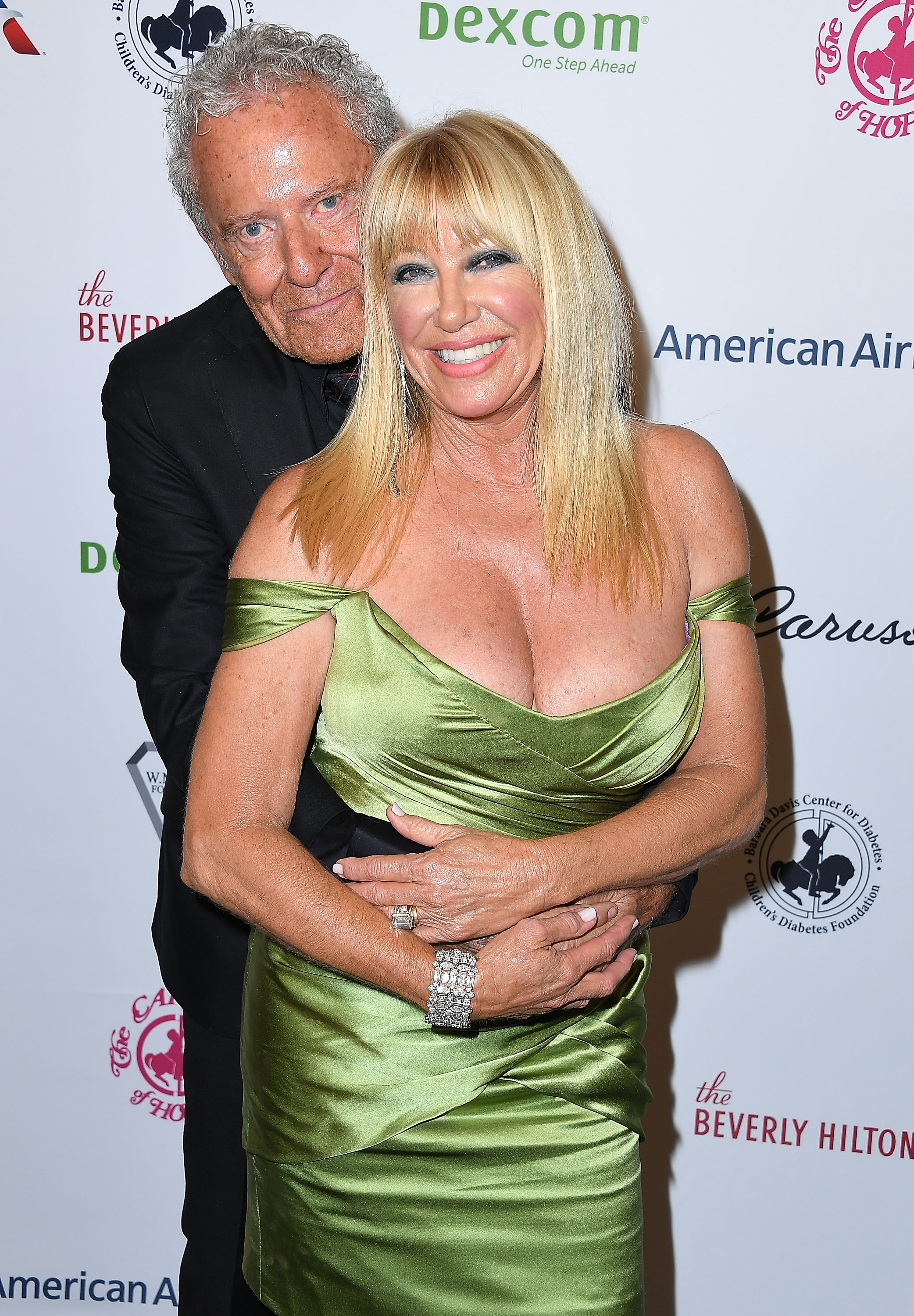 Alan Hamel y Suzanne Somers posan en el Carousel of Hope Ball - VVIP Reception el 6 de octubre de 2018, en Beverly Hills, California | Fuente: Getty Images