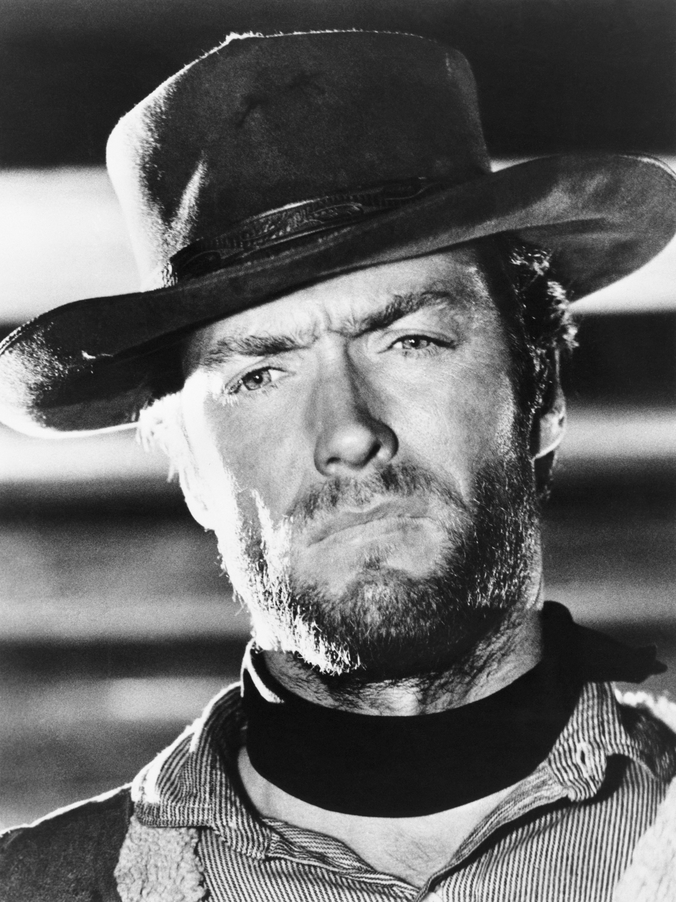 Clint Eastwood como El hombre sin nombre en la película de 1965 "For a Few Dollars More" | Fuente: Getty Images