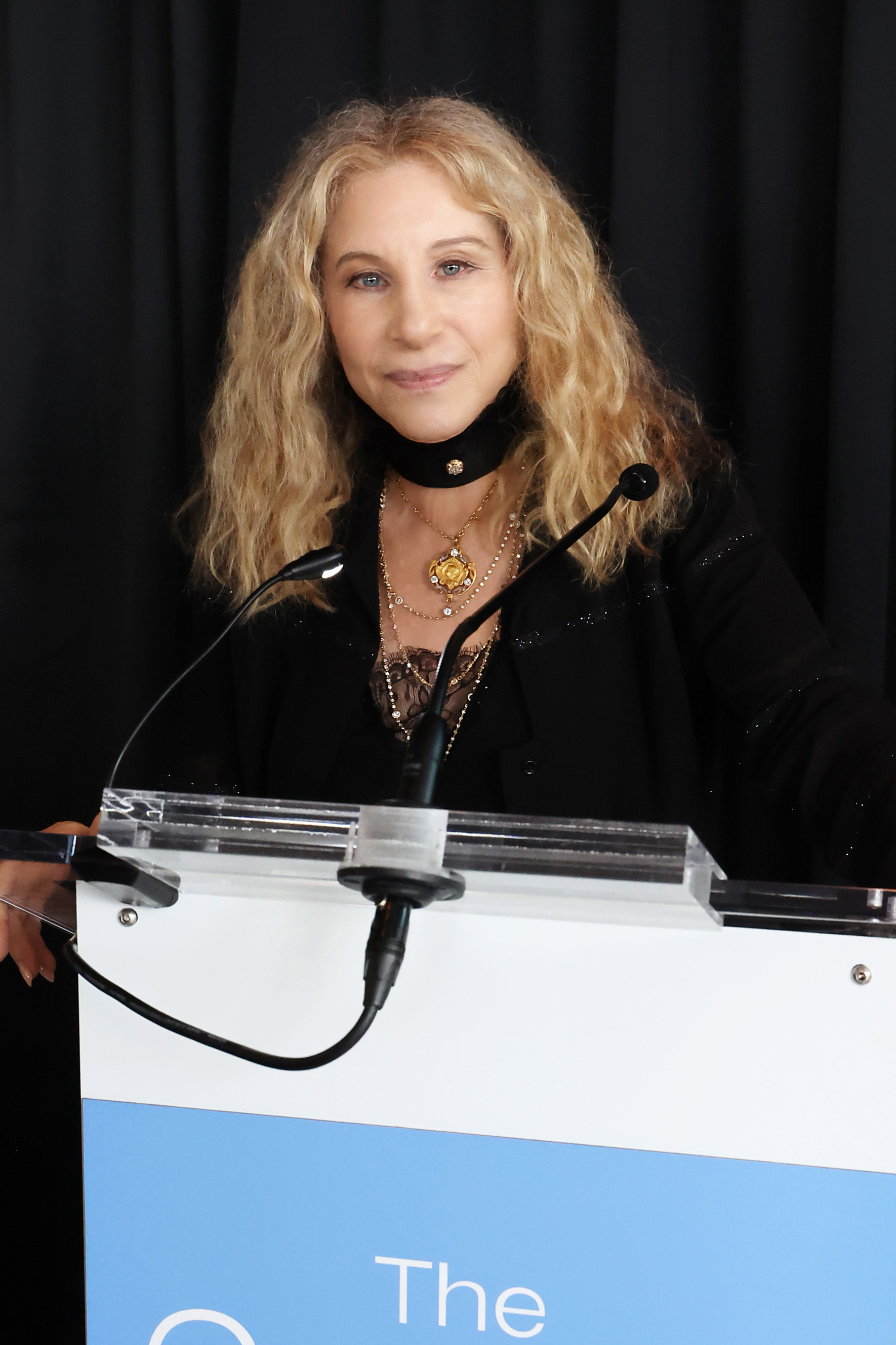 Barbra Streisand durante la cena de entrega del Premio Génesis el 6 de junio de 2024 | Fuente: Getty Images