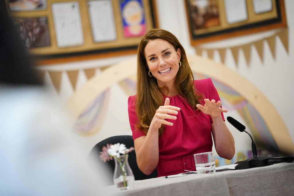 Kate Middleton durante una visita a la Academia Connor Downs como parte de la cumbre del G7 en Cornualles el 11 de junio de 2021, en Hayle, al oeste de Cornualles, Inglaterra. | Foto: Getty Images