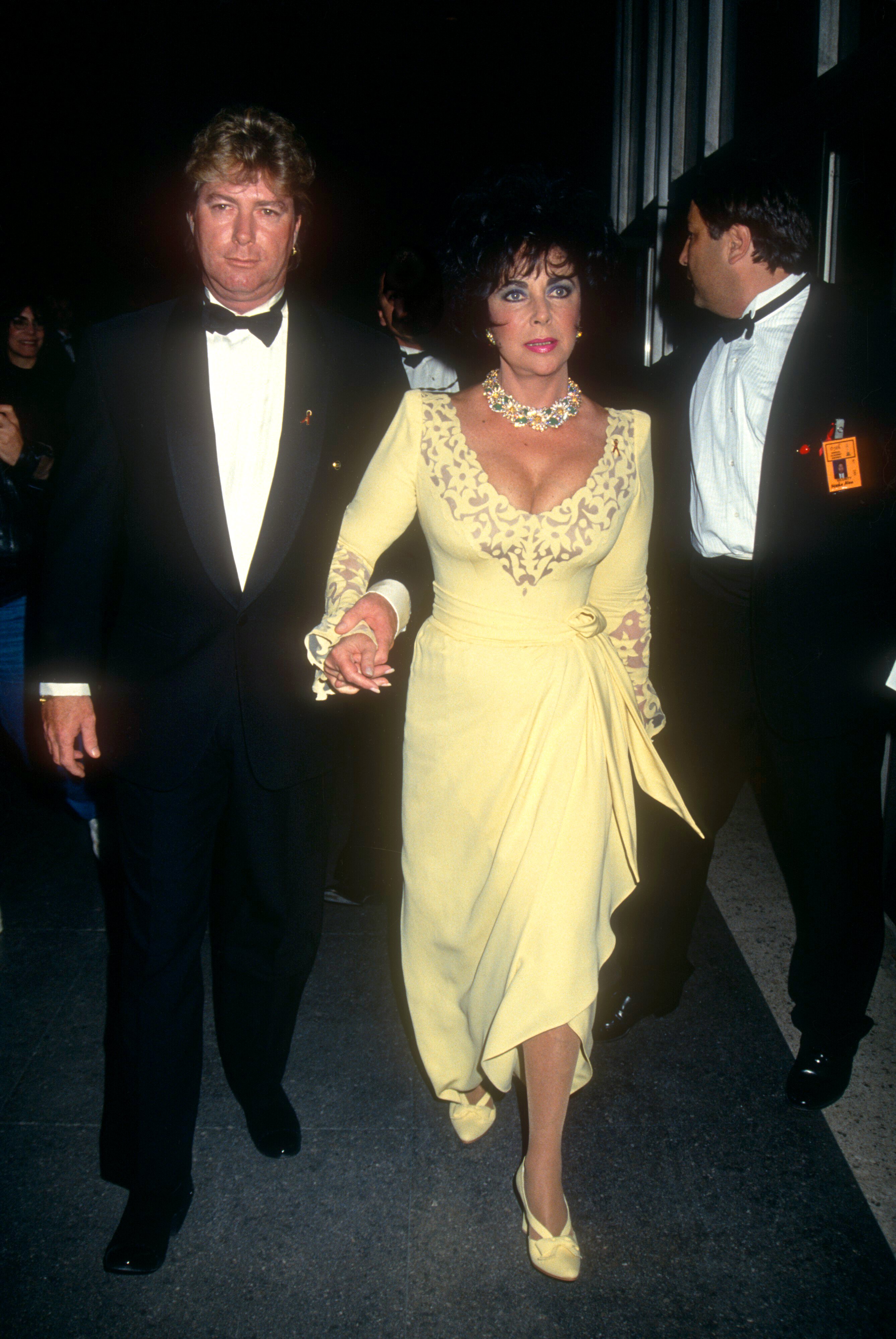 Larry Fortensky y Elizabeth Taylor, asisten a la 65ª Entrega Anual de los Premios de la Academia en el Shrine Auditorium el 29 de marzo de 1993 en Los Ángeles, California. | Foto: Getty Images