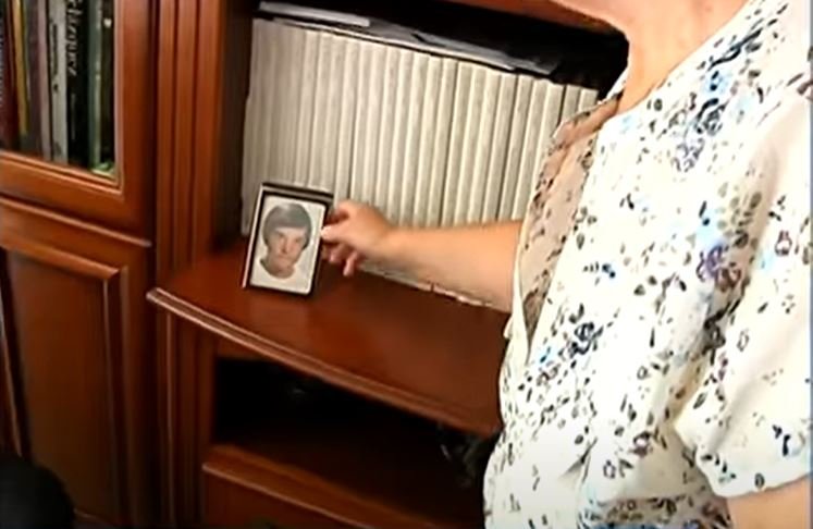 El retrato de David Guerrero Guevara aún acompaña el hogar de su familia. | Foto: Youtube/canalsur