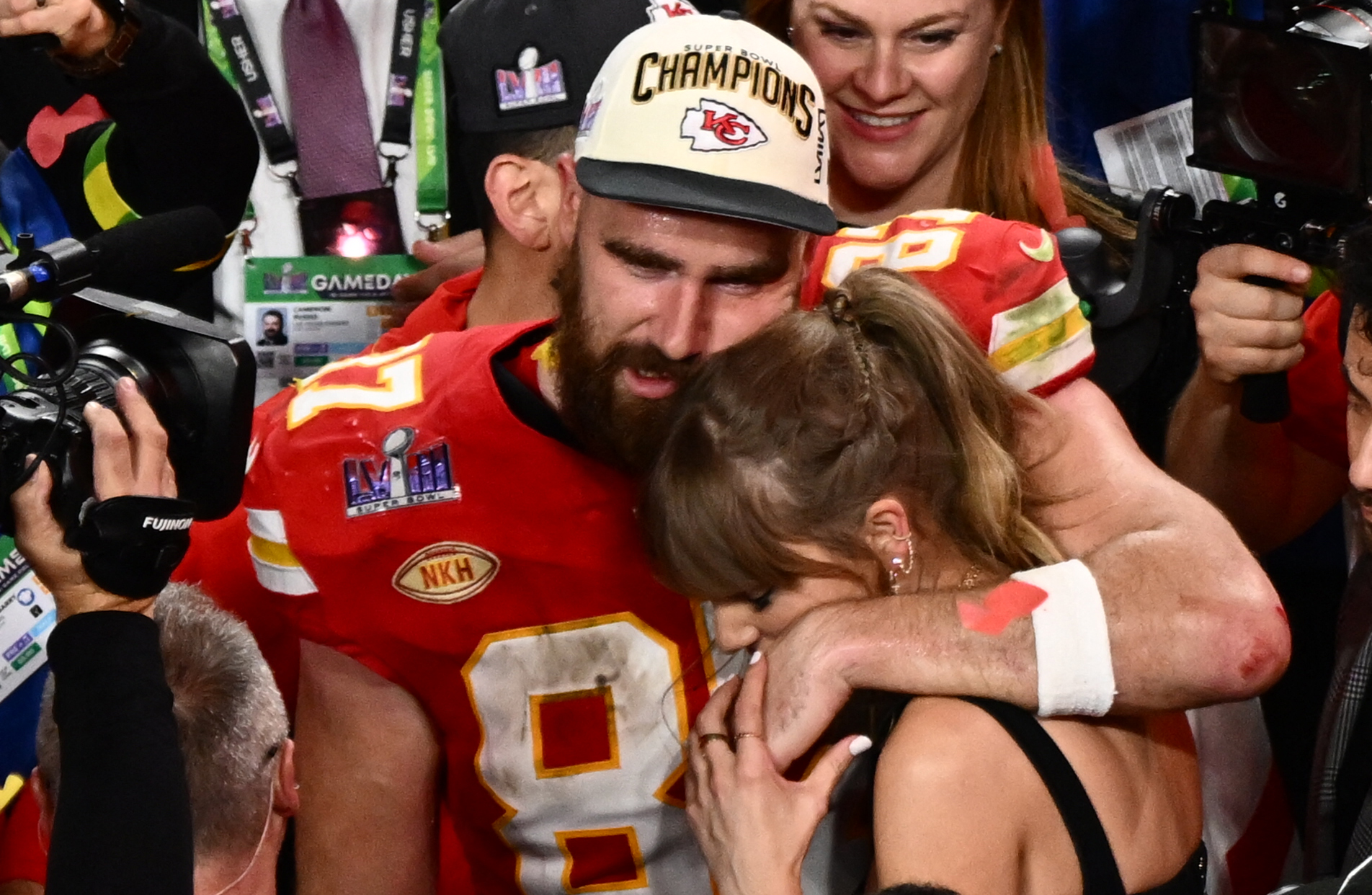 Travis Kelce y Taylor Swift durante la Super Bowl LVIII en Las Vegas, Nevada, el 11 de febrero de 2024 | Fuente: Getty Images