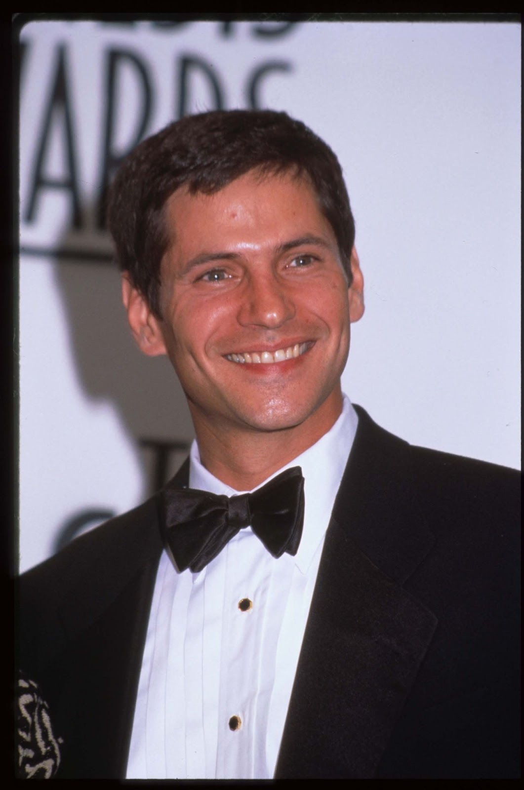 El actor en los Premios Génesis el 5 de abril de 1997, en Los Ángeles, California | Fuente: Getty Images