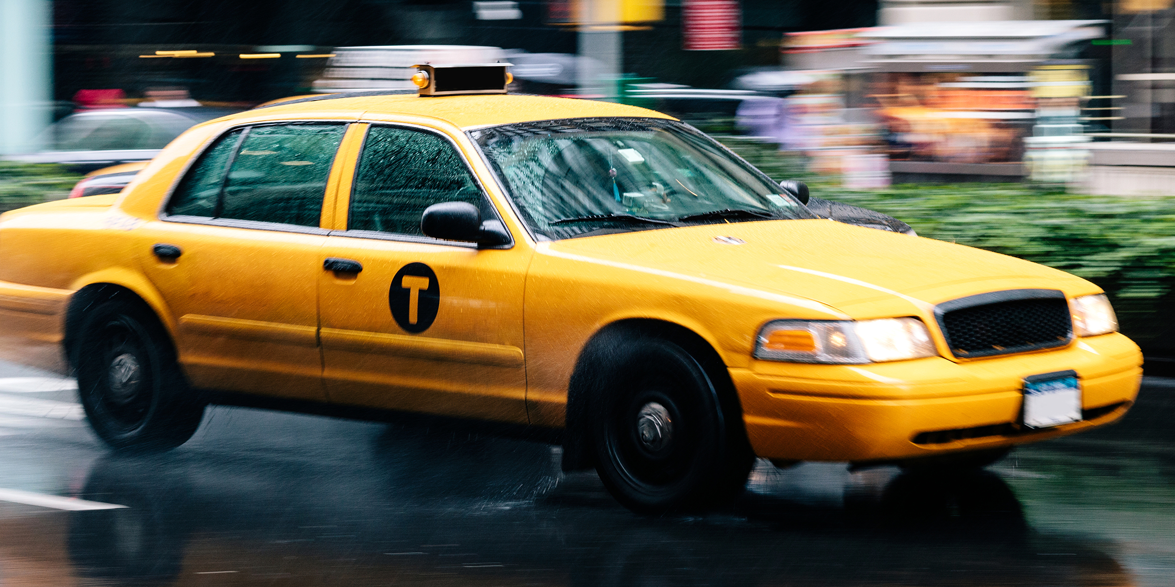 Un taxi amarillo | Fuente: Shutterstock