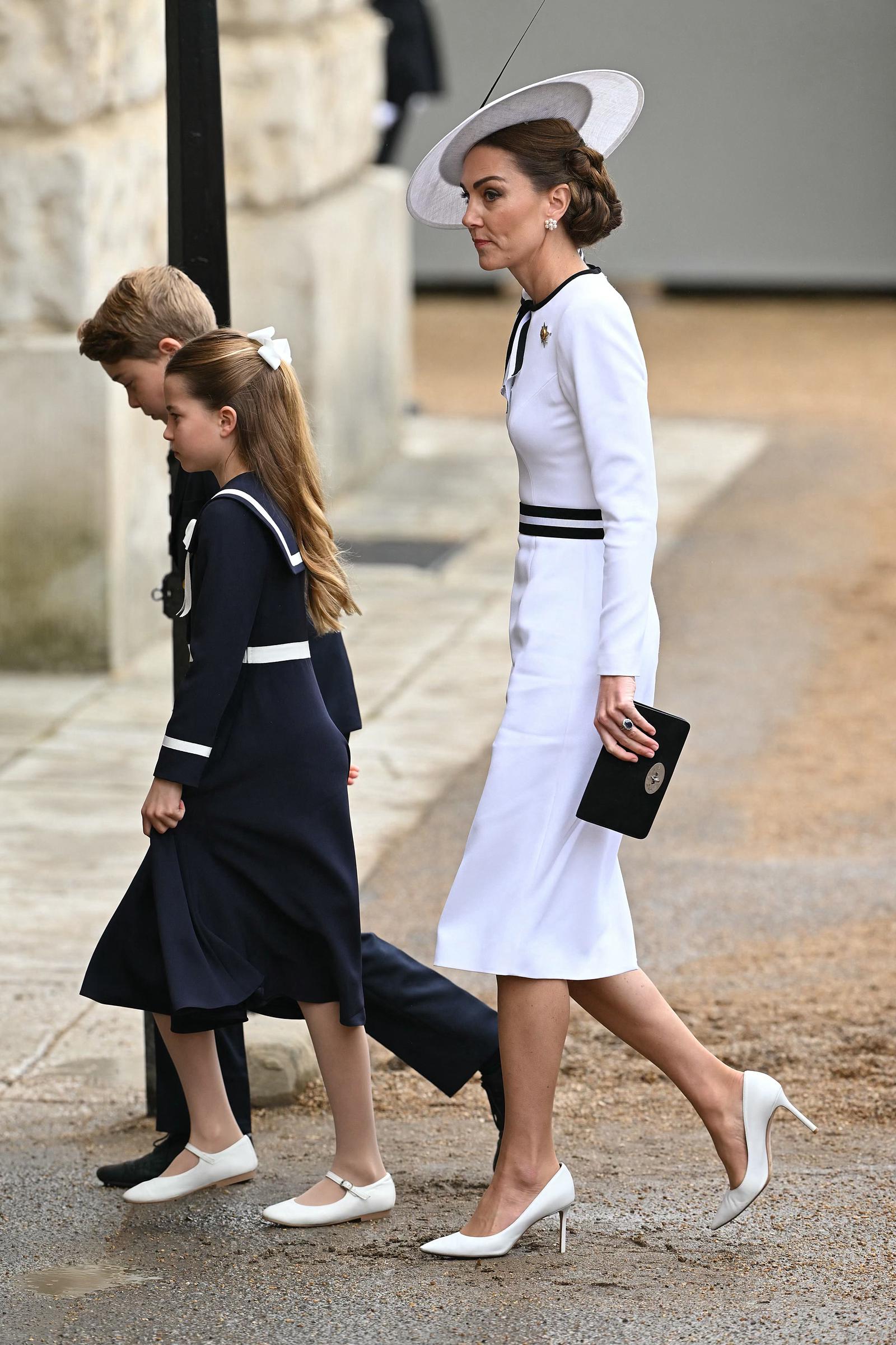 La Princesa de Gales, Catherine, llega al Palacio de Buckingham antes del Desfile del Cumpleaños del Rey