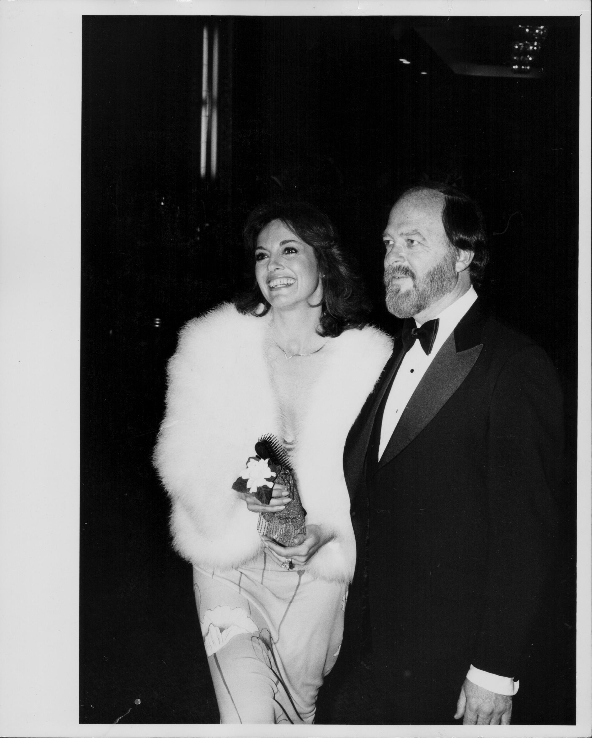 La actriz y Ed Thrasher asistiendo a los People's Choice Awards el 1 de enero de 1980 en Hollywood, California | Fuente: Getty Images