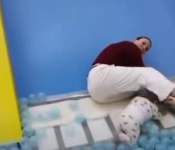 Itzamara sufrió un accidente tras lanzarse por una resbaladilla en una atracción de Perisur. | Fuente: Facebook/La Silla Rota