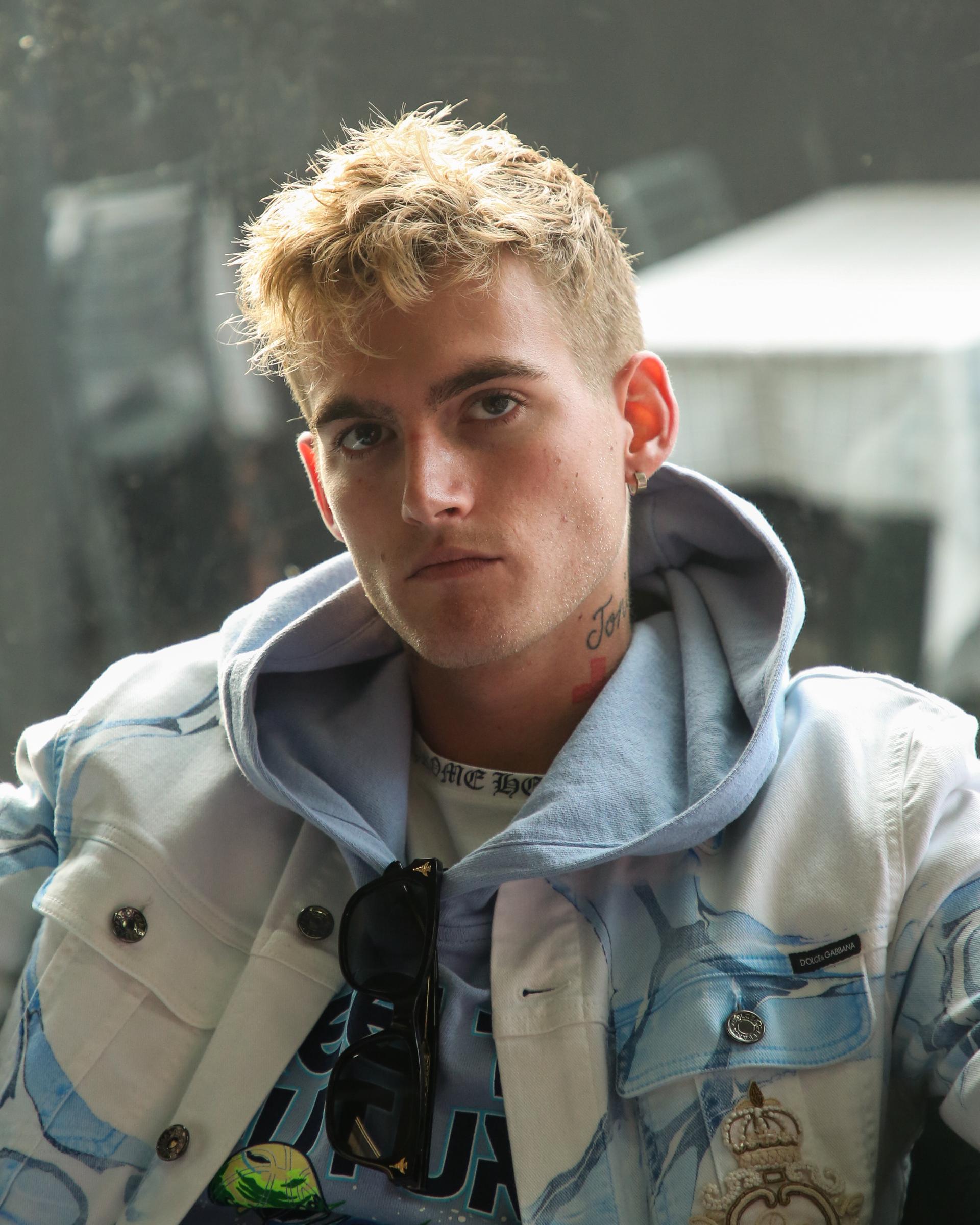 Presley ya había hablado de combinar su compromiso social con su vida creativa, e incluso se planteaba crear una línea de ropa inspirada en la salud mental mientras buscaba formas de llegar a otras personas. | Fuente: Getty Images