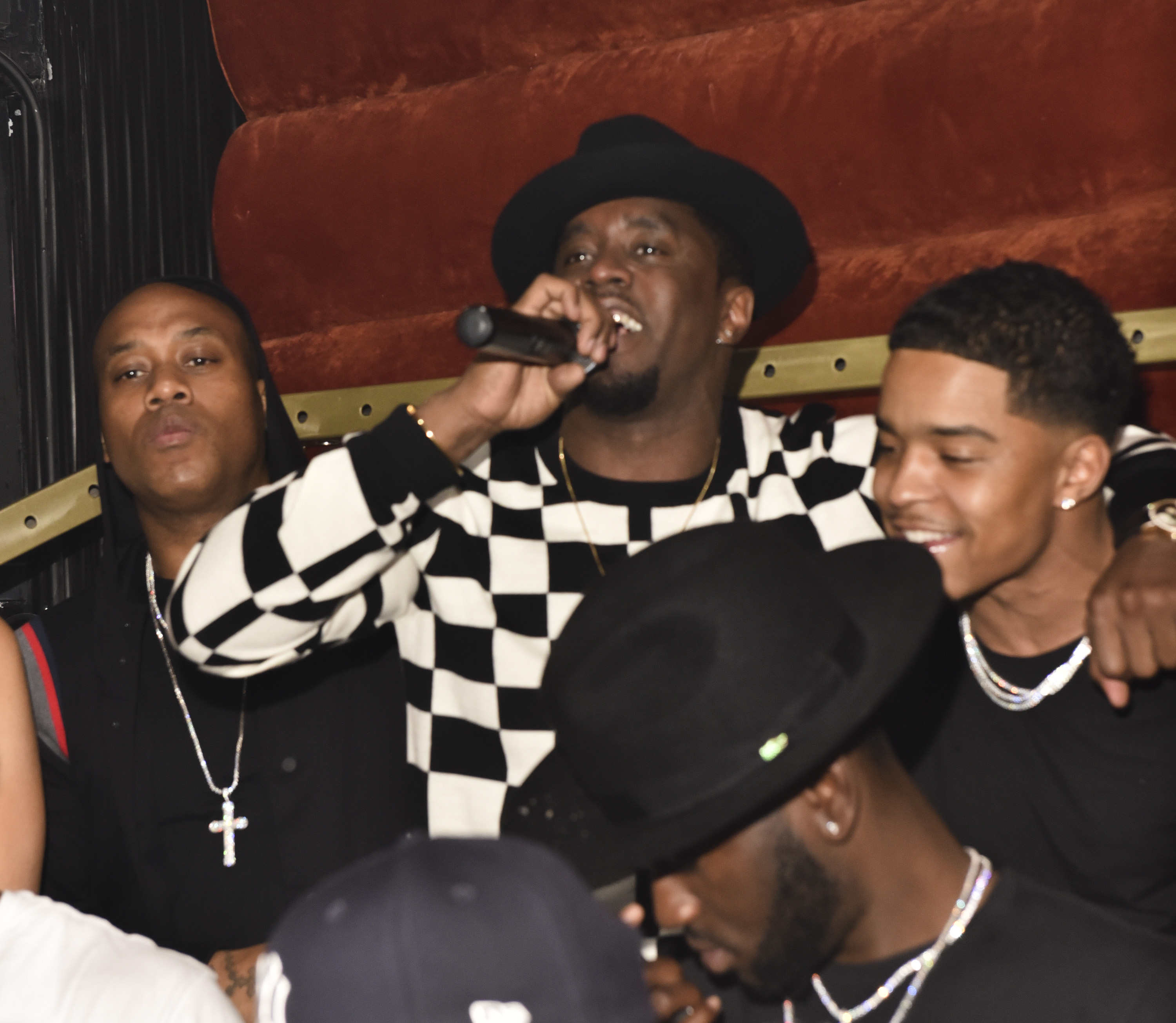 Diddy y Justin Combs en WanderLuxxe el 24 de junio de 2017, en West Hollywood, California. | Fuente: Getty Images