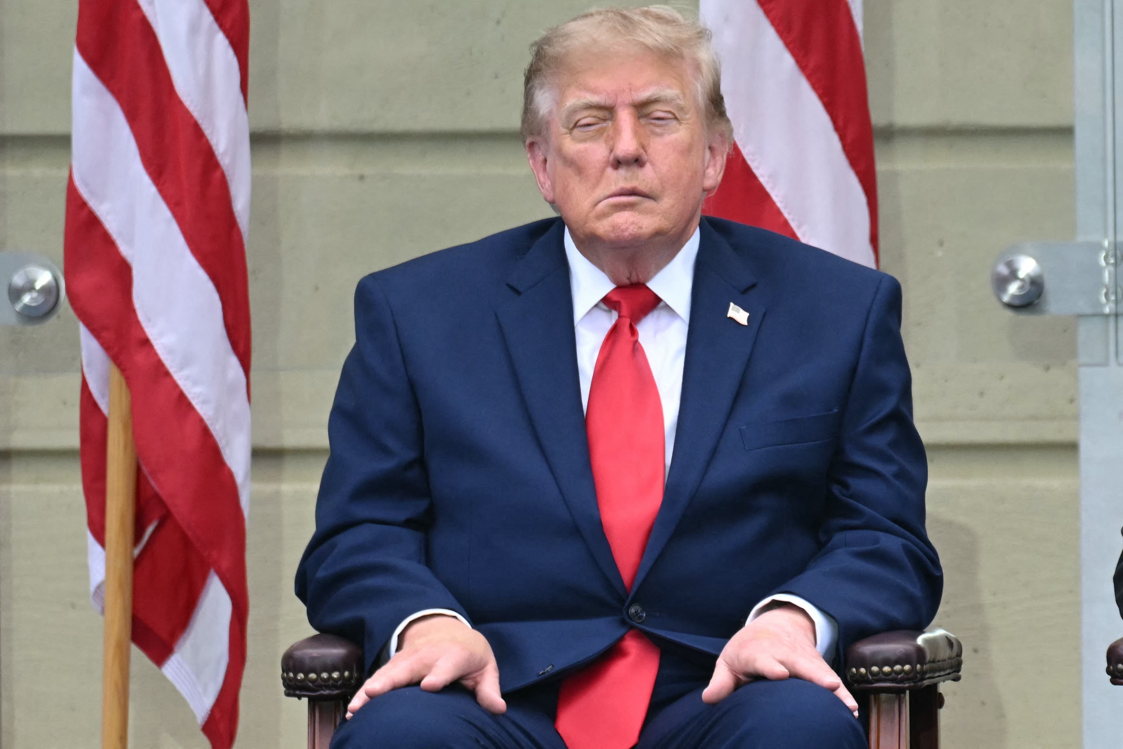 Donald Trump asiste a la conmemoración del 25.º aniversario de los atentados del 11 de septiembre de 2001 en el Pentágono, en Washington, D. C., el 11 de septiembre de 2026. | Fuente: Getty Images