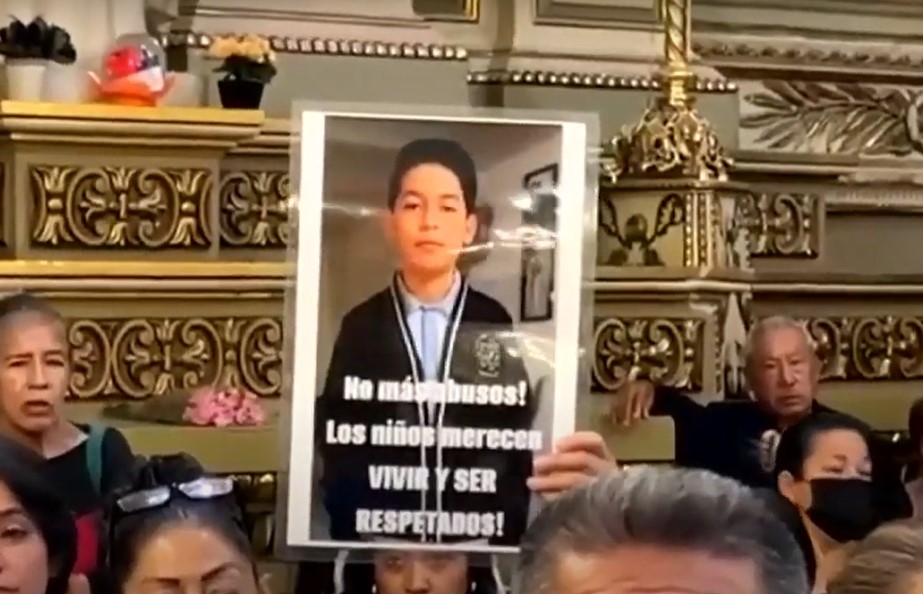 Funeral de Mateo. | Foto: YouTube/EXCELSIOR