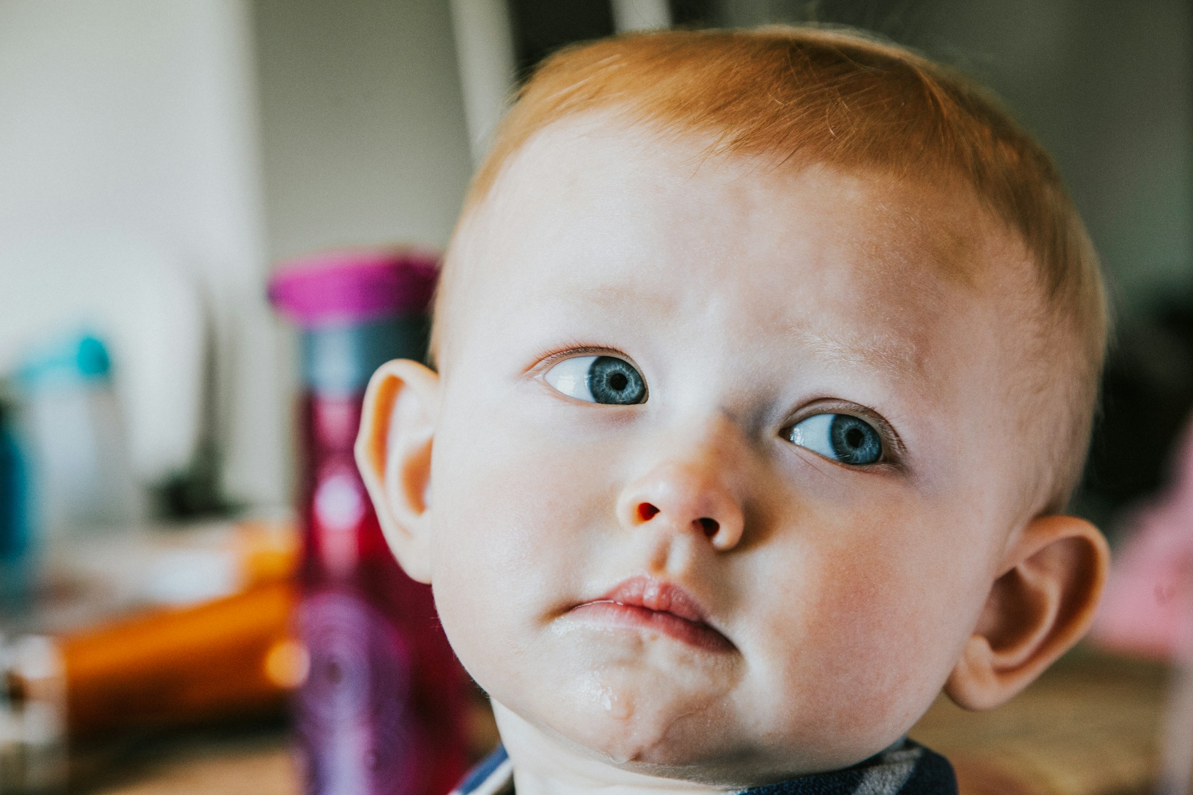 Primer plano de un niño | Fuente: Unsplash