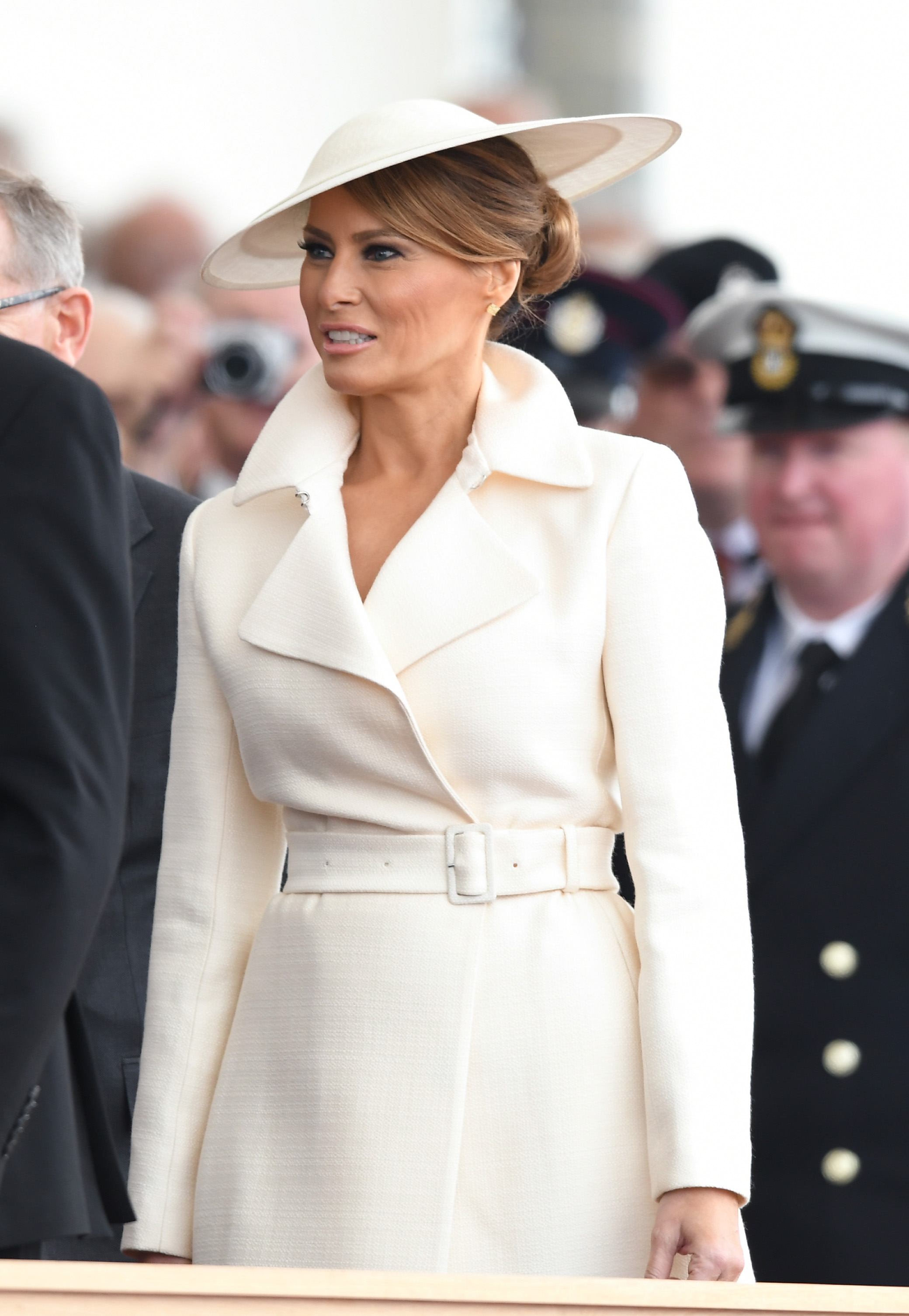 Melania Trump asiste al Acto Conmemorativo Nacional D-Day 75 con motivo del 75º Aniversario del Desembarco del Día D el 5 de junio de 2019 en Portsmouth, Inglaterra | Fuente: Getty Images