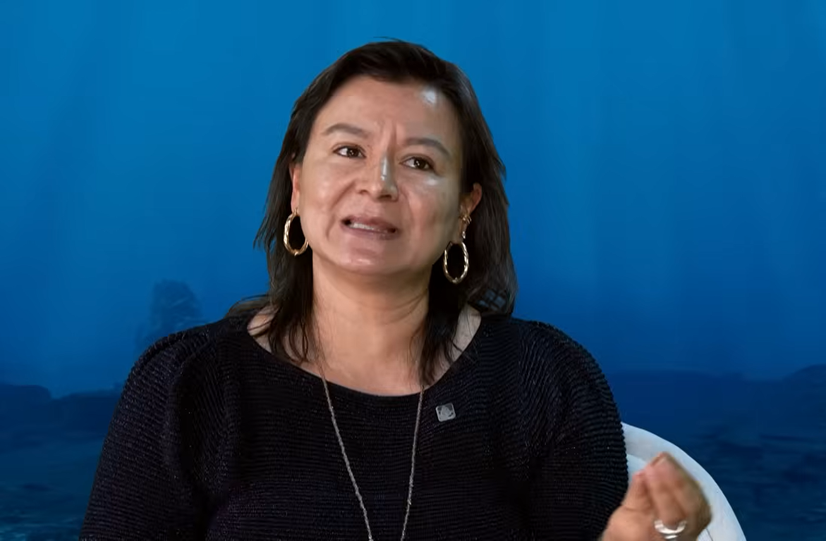 Catalina Morales, víctima de un hombre que presuntamente le robo millones de pesos tras conocerla a través de una aplicación de citas | Fuente: YouTube/Noticias Caracol