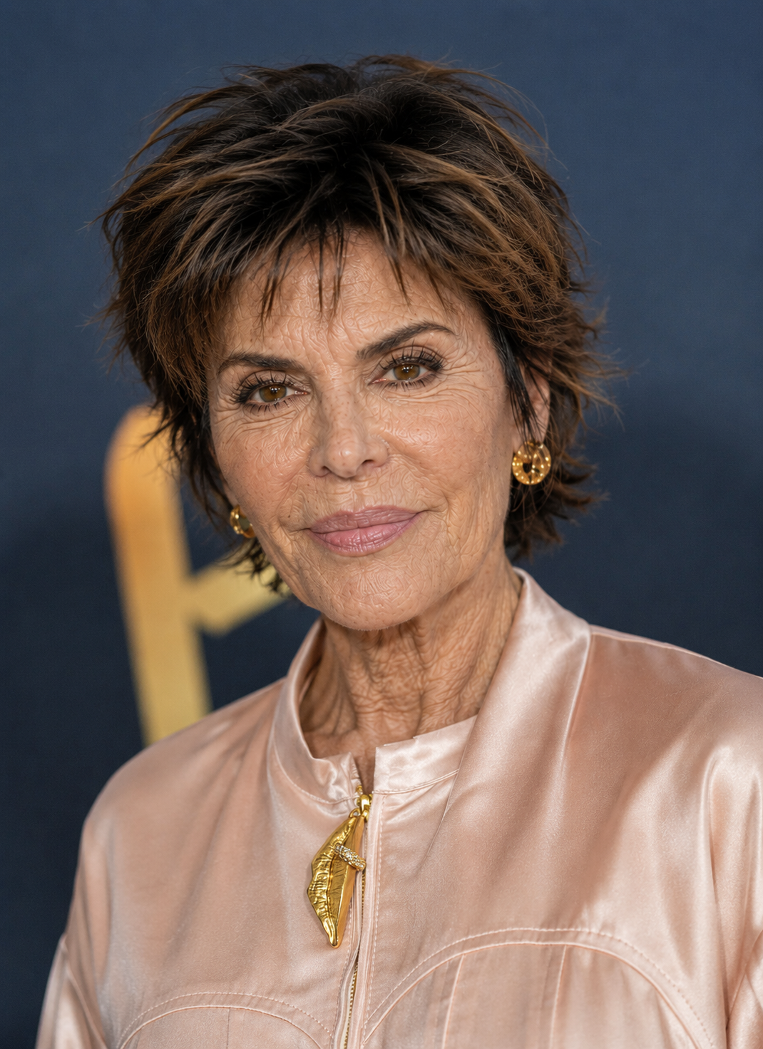 Así cree la IA que estaría Lisa Rinna sin cirugía estética. | Fuentes: ChatGPT y Gemini Pro