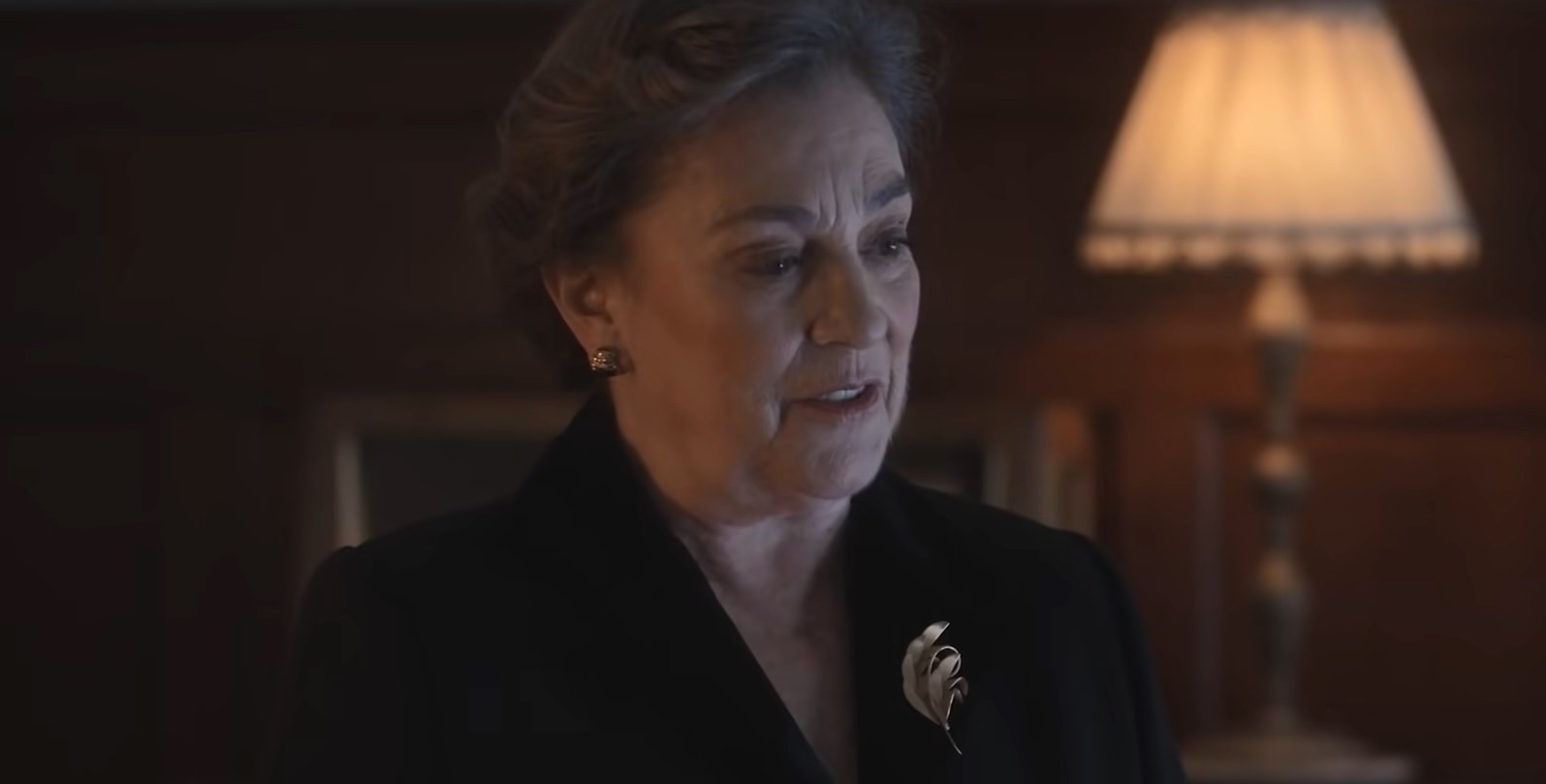 Carmen Maura en 'Alguien tiene que morir'. | Foto: YouTube/Netflix Latinoamérica