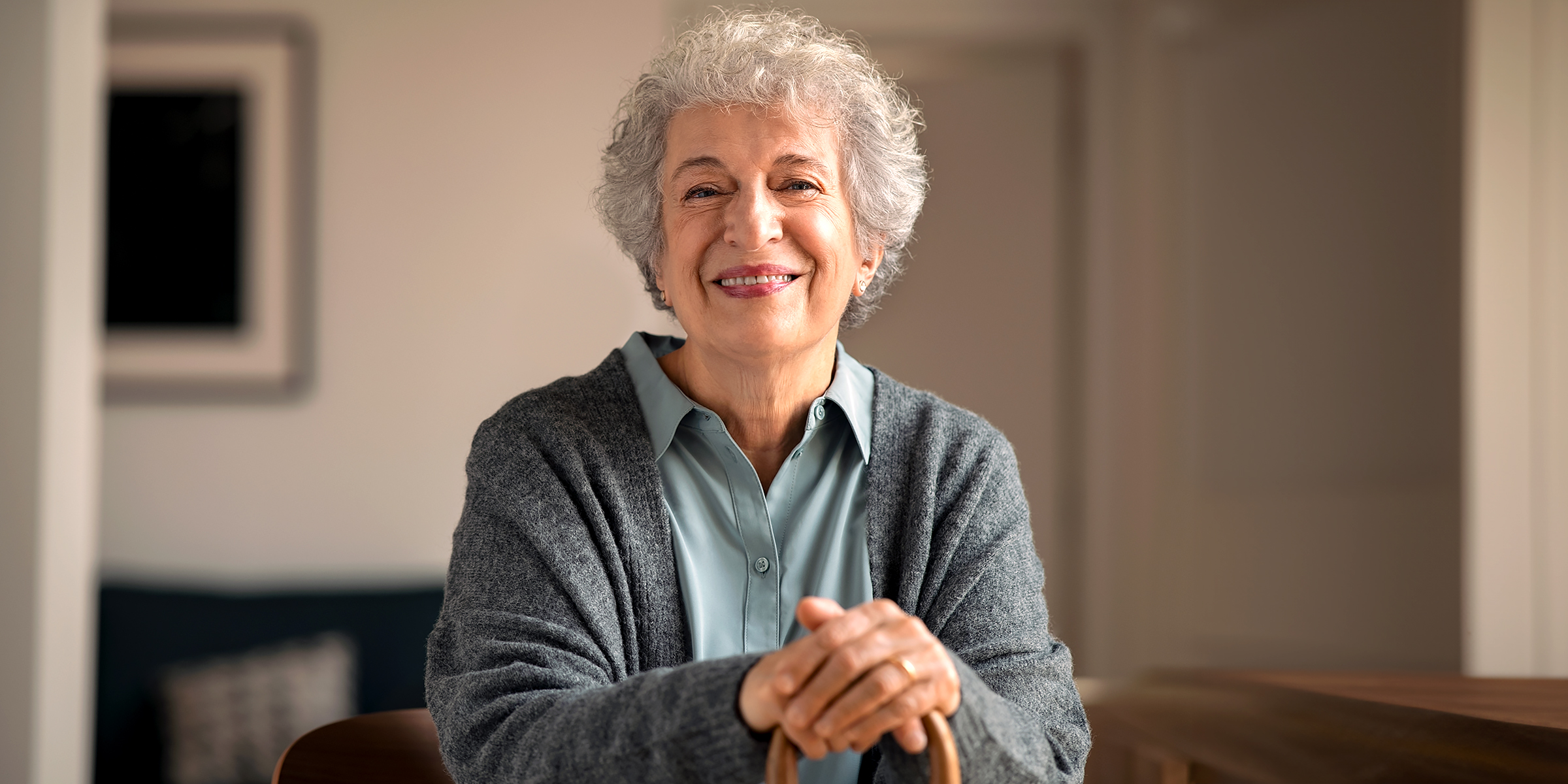 Una anciana sonriente | Fuente: Shutterstock