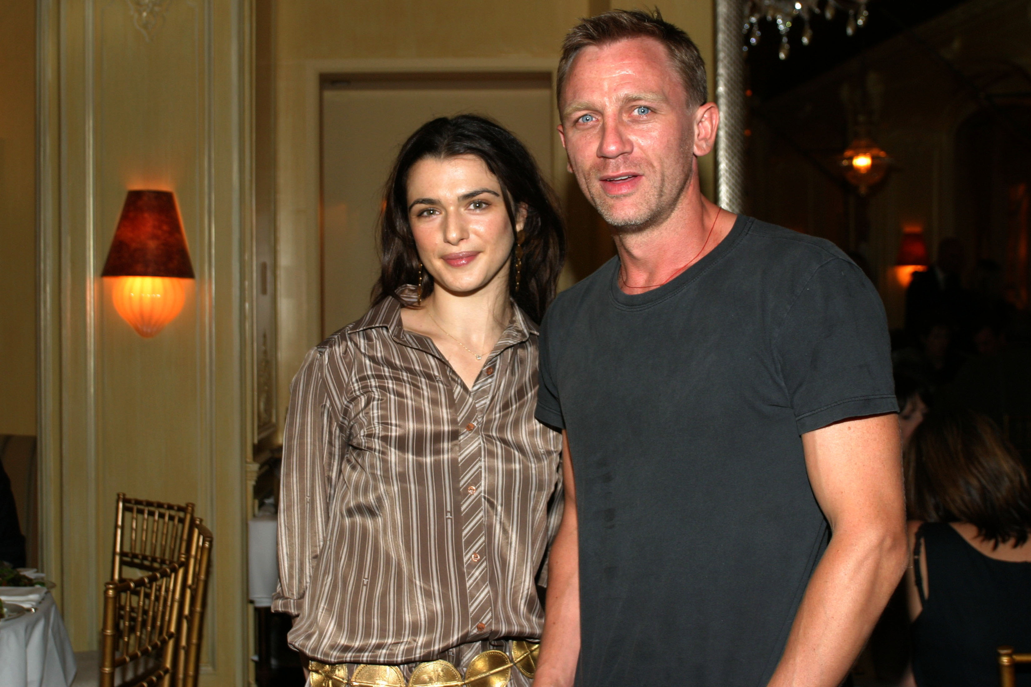 Rachel Weisz y Daniel Craig en un pase privado de "Enduring Love" el 13 de septiembre de 2004, en Nueva York | Fuente: Getty Images