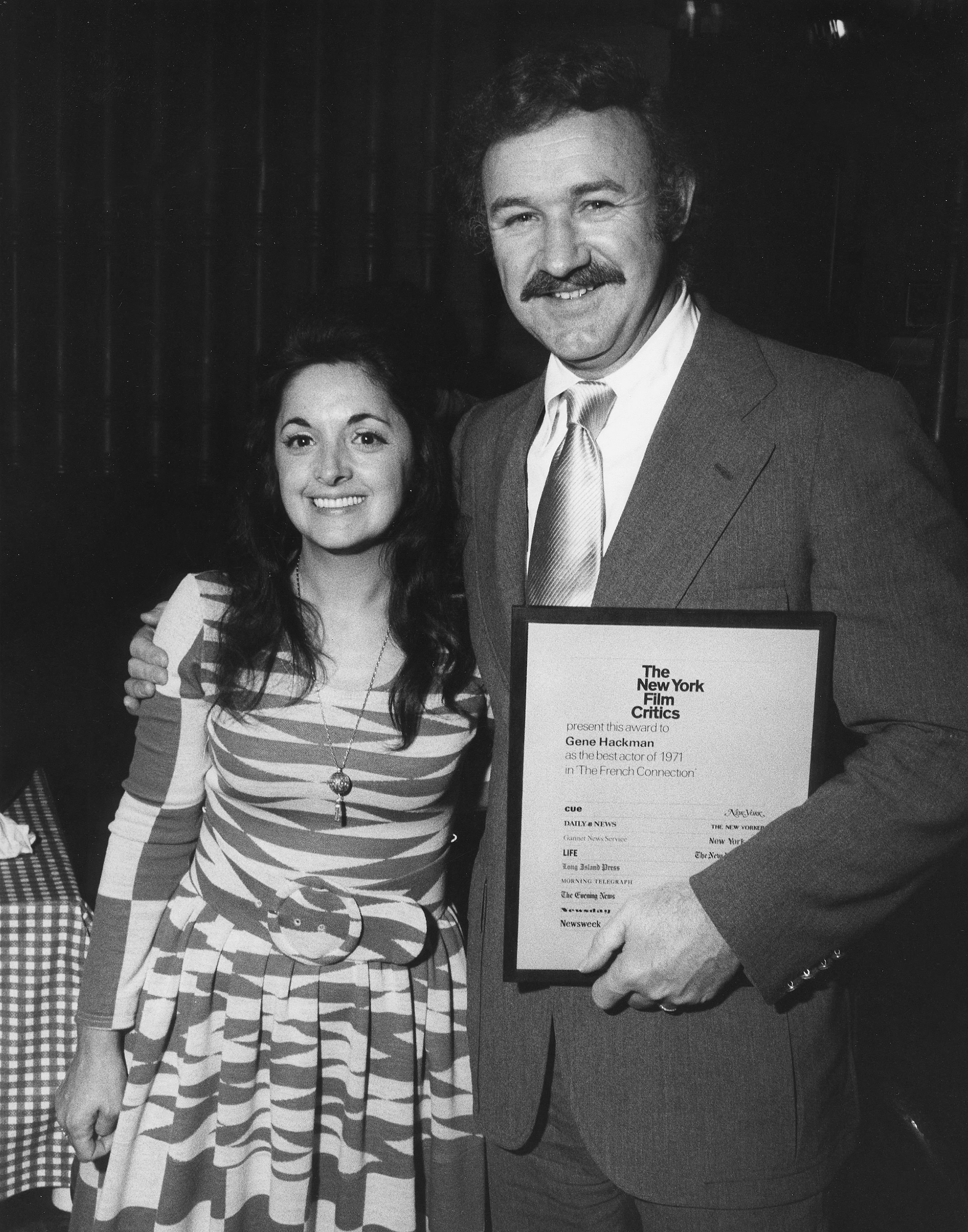 Gene Hackman y Faye Maltese en los Premios de la Crítica Cinematográfica de Nueva York en 1972. | Fuente: Getty Images